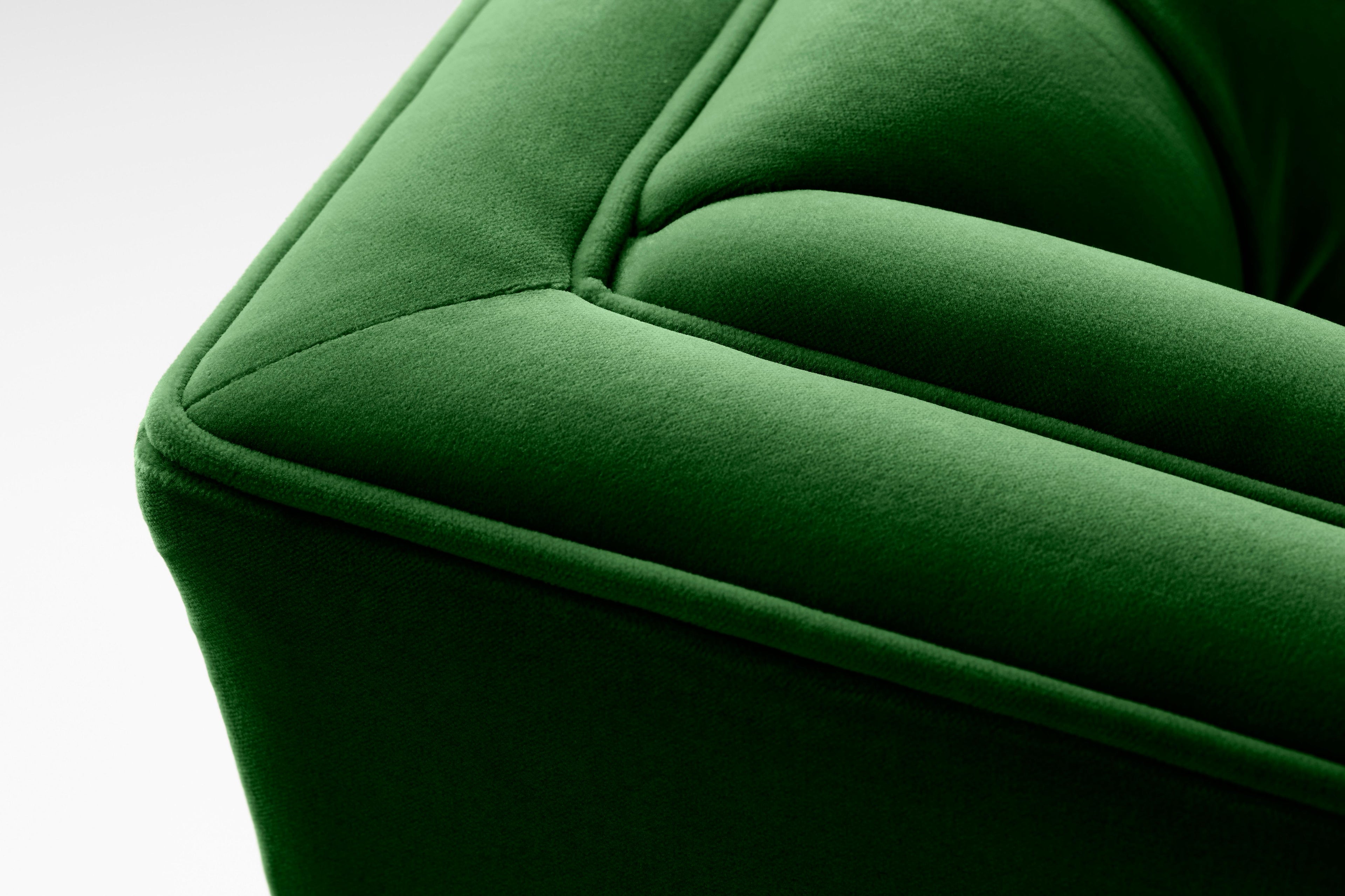https://a.1stdibscdn.com/contemporary-deep-buttoned-tux-chair-in-emerald-cotton-velvet-with-walnut-legs-for-sale-picture-6/f_27813/f_478997321765220230060/2022_6_21_tuxchair_velvet14177_1_master.jpg