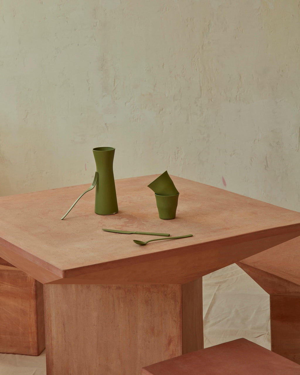https://a.1stdibscdn.com/new-volumes-terracotta-pitcher-table-by-adam-goodrum-for-sale-picture-3/f_78752/f_323628021674438705377/2022_NewVolumes_062_master.jpg