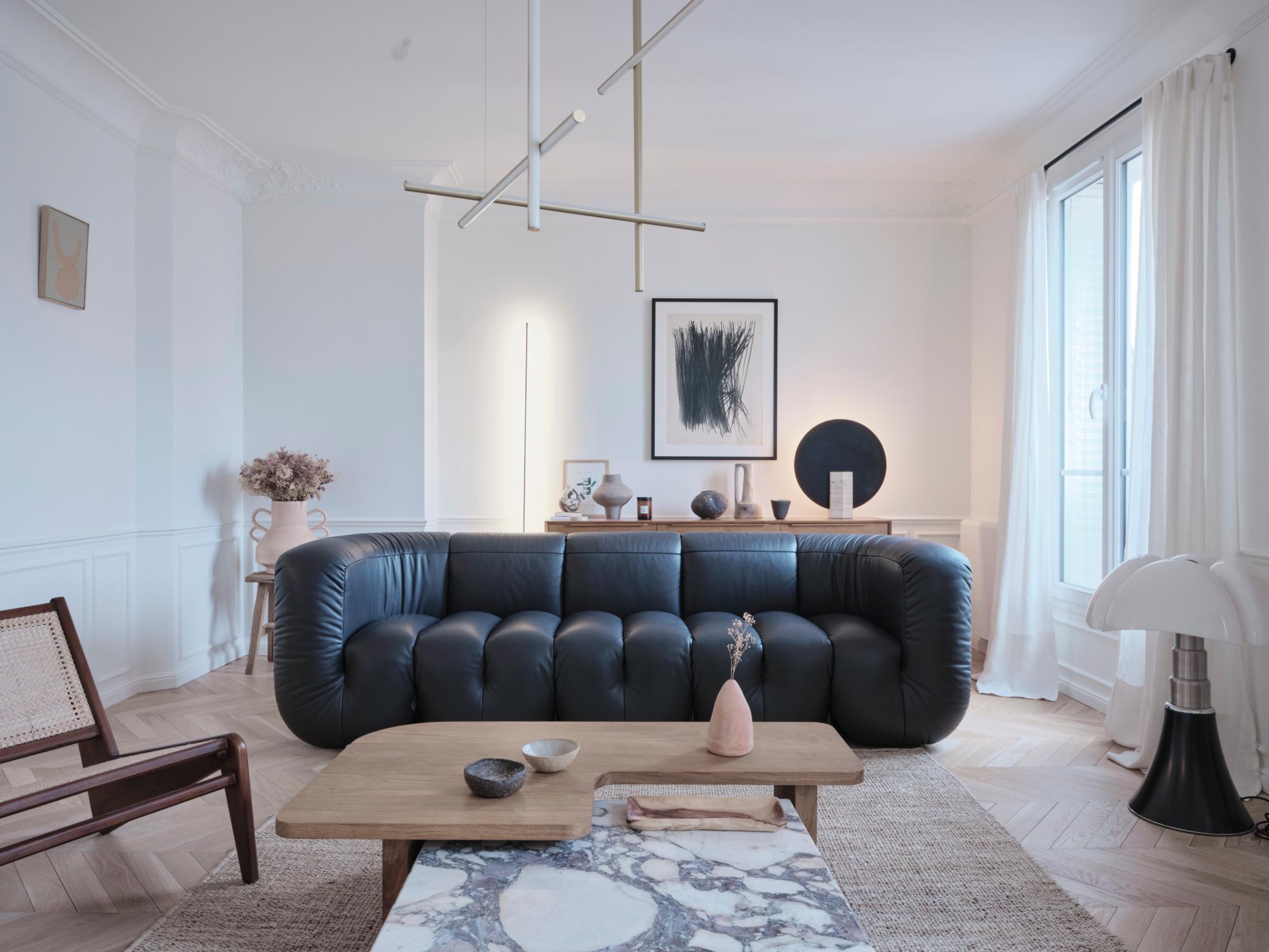 https://a.1stdibscdn.com/de-sede-ds-707-23-sofa-in-leather-upholstery-by-philippe-malouin-for-sale-picture-4/f_16392/f_484927421769379065628/2022_desede_visuex_jones_paris_ds_707_01_1__master.jpg