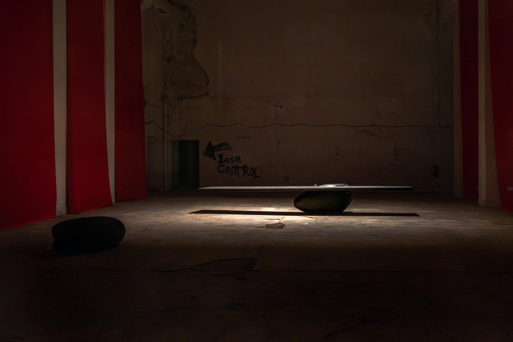 https://a.1stdibscdn.com/contemporary-burned-zazange-bronze-the-egg-dining-table-by-mircea-anghel-for-sale-picture-9/f_70152/f_396174321715148930456/20230704_EXPOSICAO_NOITE_LOW_00004_master.jpg