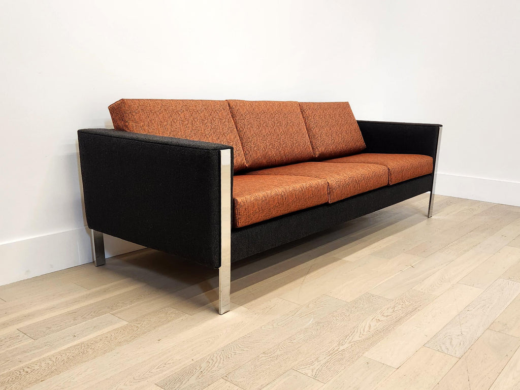 https://a.1stdibscdn.com/3-seater-modern-sofa-for-sale-picture-3/f_8031/f_317277121698856447673/20231031_142800_master.jpg