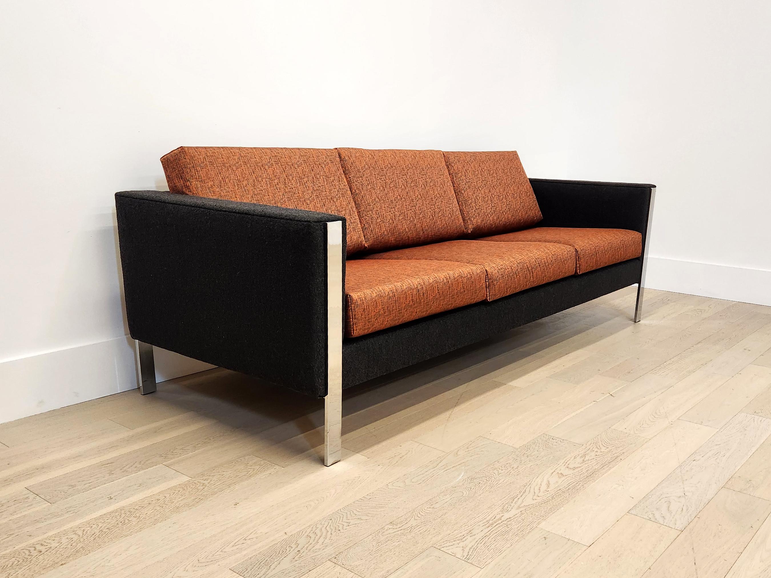 https://a.1stdibscdn.com/3-seater-modern-sofa-for-sale-picture-3/f_8031/f_317277121698856447673/20231031_142800_master.jpg