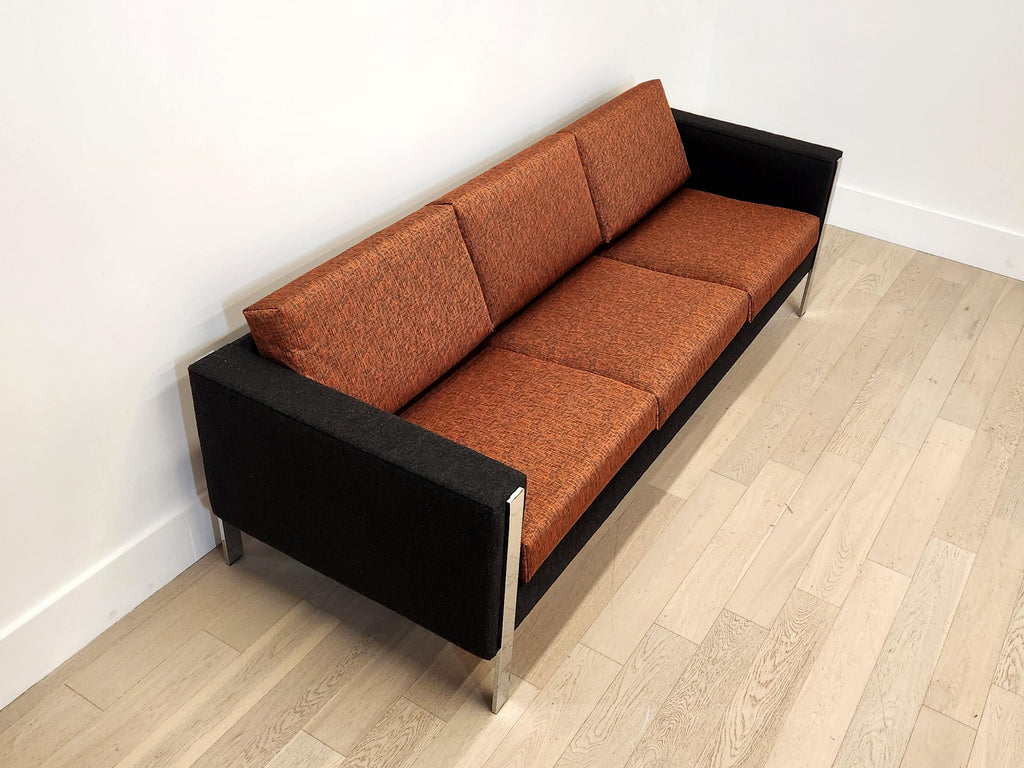 https://a.1stdibscdn.com/3-seater-modern-sofa-for-sale-picture-5/f_8031/f_317277121698856447599/20231031_142836_master.jpg