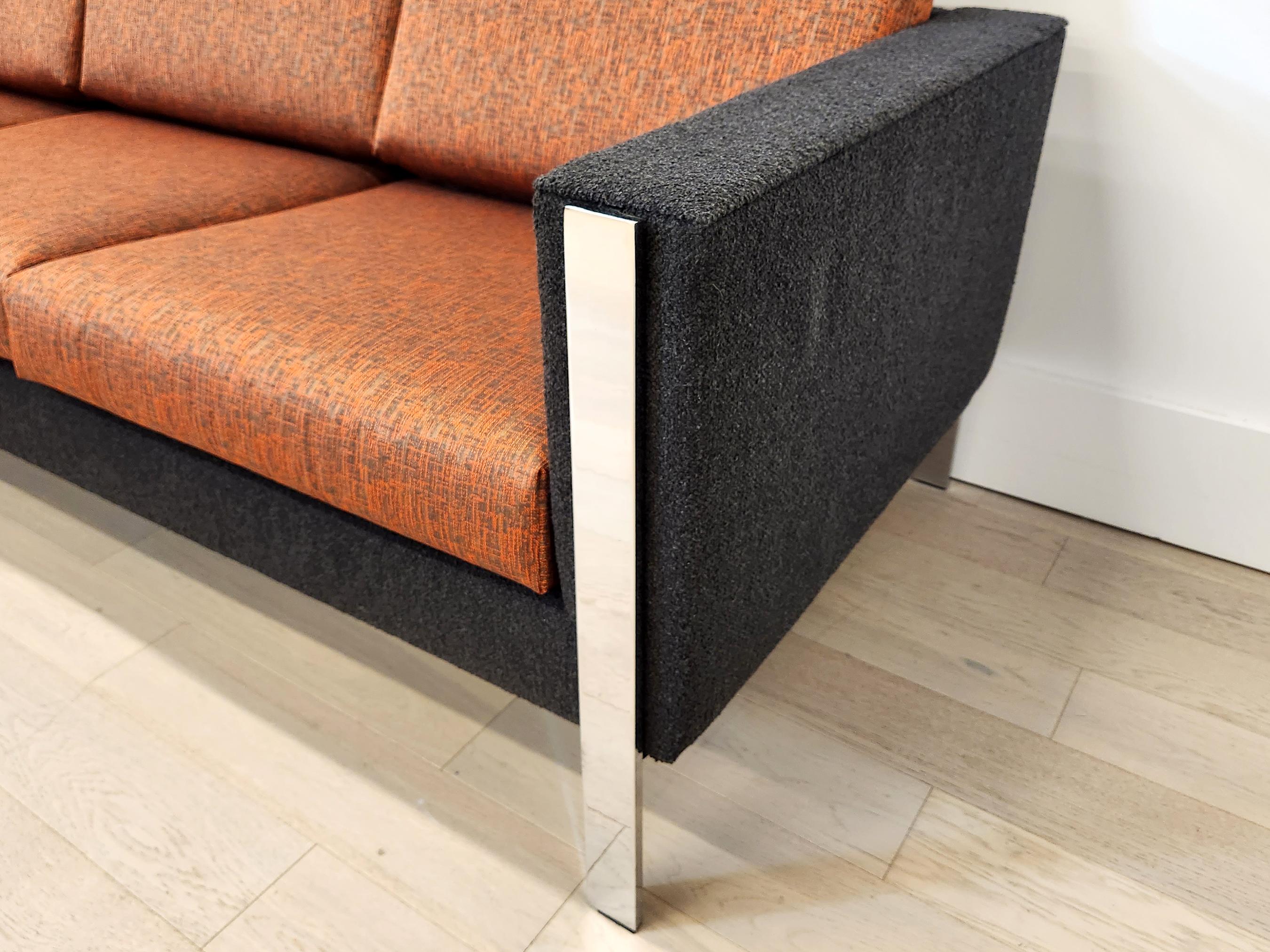 https://a.1stdibscdn.com/3-seater-modern-sofa-for-sale-picture-7/f_8031/f_317277121698856447724/20231031_142931_master.jpg