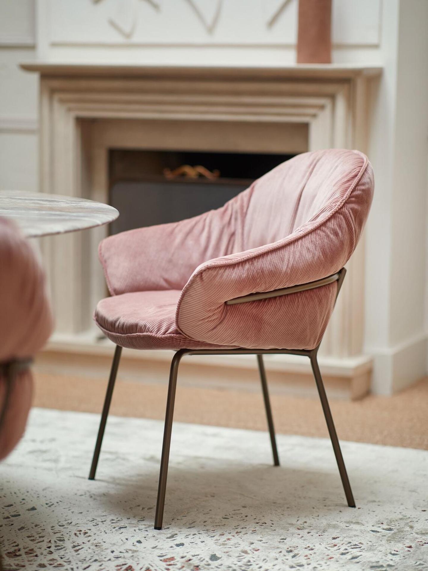 https://a.1stdibscdn.com/customizable-freifrau-marie-armchair-by-hoffmann-kahleyss-design-for-sale-picture-5/f_44652/f_464118521756147070612/2023_FF_altes_postamt_marie_riga_detail_1_96dpi_2x_master.jpg