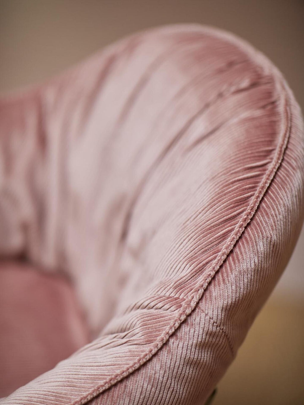 https://a.1stdibscdn.com/customizable-freifrau-marie-armchair-by-hoffmann-kahleyss-design-for-sale-picture-4/f_44652/f_464118521756147070607/2023_FF_altes_postamt_marie_riga_detail_2_96dpi_2x_master.jpg