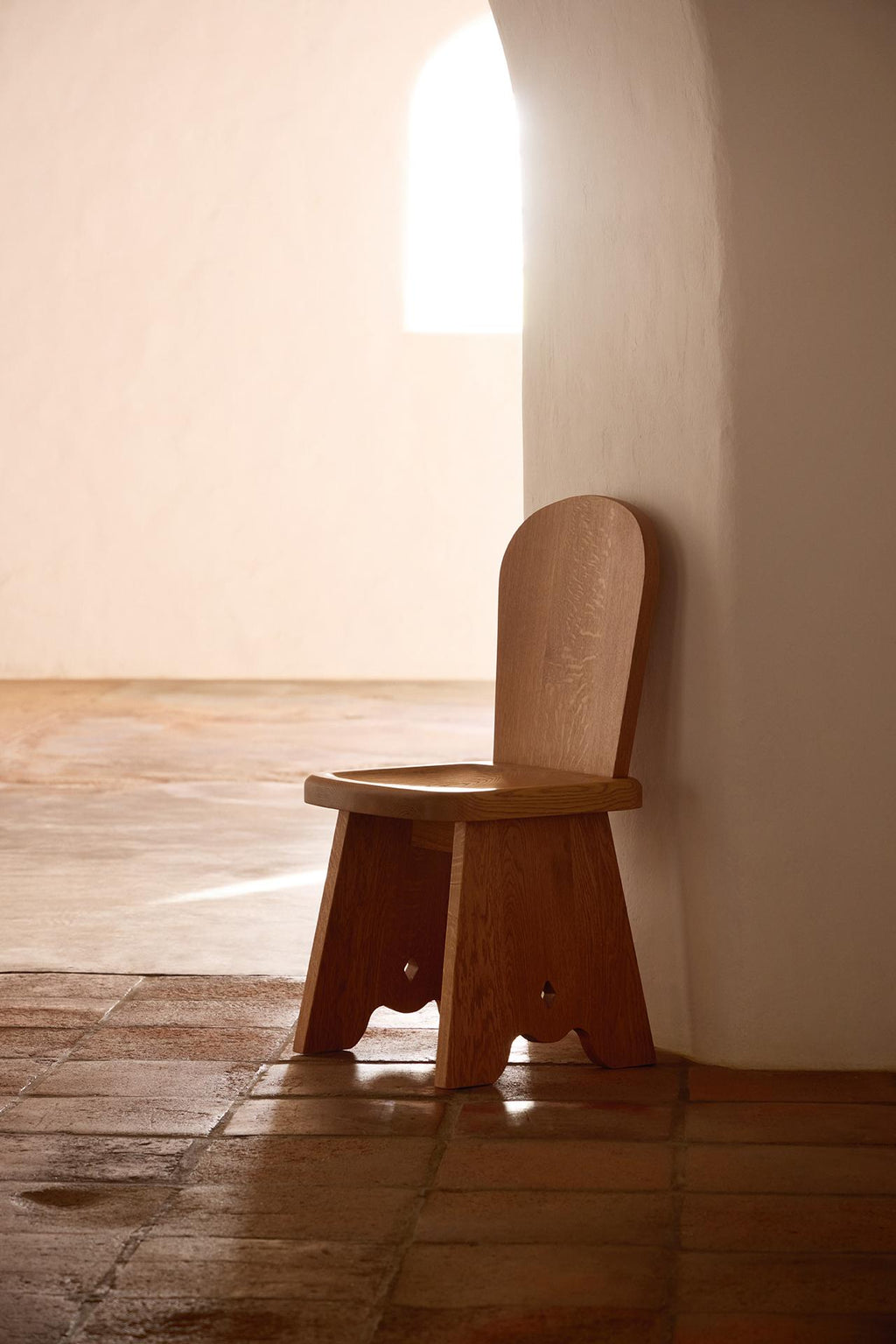 https://a.1stdibscdn.com/rambling-chair-in-honey-french-oak-wood-by-yaniv-chen-for-lemon-for-sale-picture-8/f_59512/f_382641621714640567852/20240412_LemonDesign_RamblingChair_SHOT_04_8673_RT_master.jpg