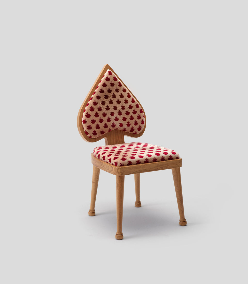 https://a.1stdibscdn.com/ace-chair-red-by-merve-kahraman-oak-red-velvet-crown-fabric-for-sale-picture-2/f_55372/f_473828721762295548308/20240627_MK34573_2_master.jpg