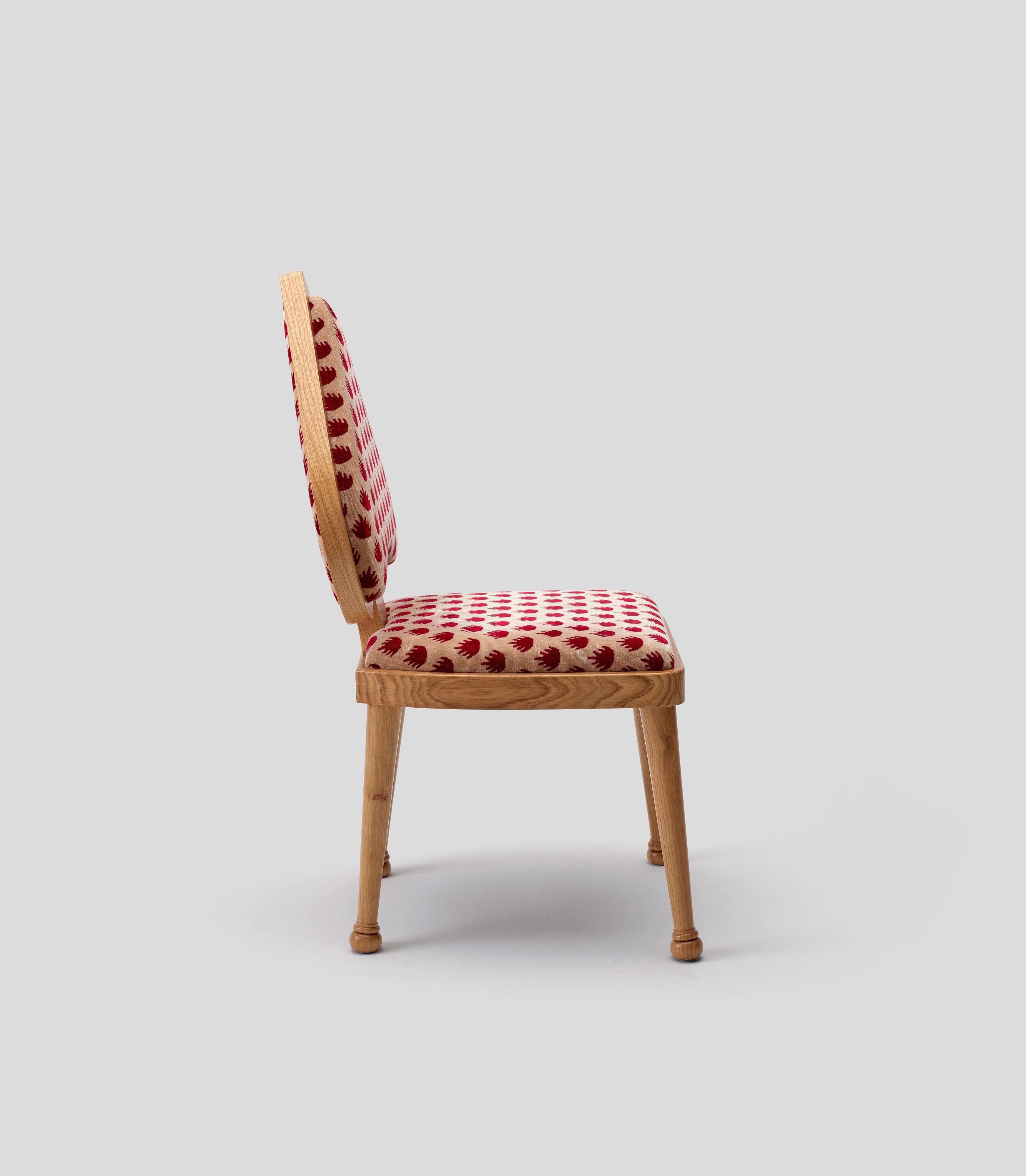 https://a.1stdibscdn.com/ace-chair-red-by-merve-kahraman-oak-red-velvet-crown-fabric-for-sale-picture-3/f_55372/f_473828721762295548939/20240627_MK34574__master.jpg