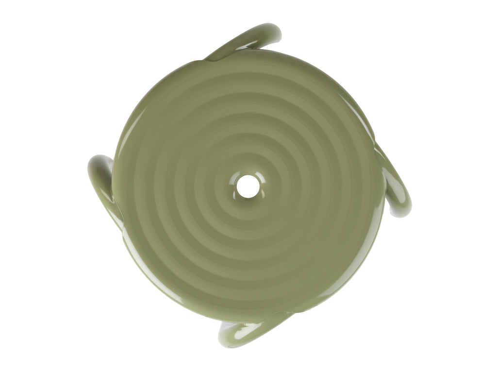 https://a.1stdibscdn.com/tom-dixon-groove-aluminum-outdoor-stool-in-moss-green-for-sale-picture-3/f_14472/f_456556521751141004423/2024_10_07_TOM_DIXON_CUTOUTS_SS25_0166_copy_master.jpg