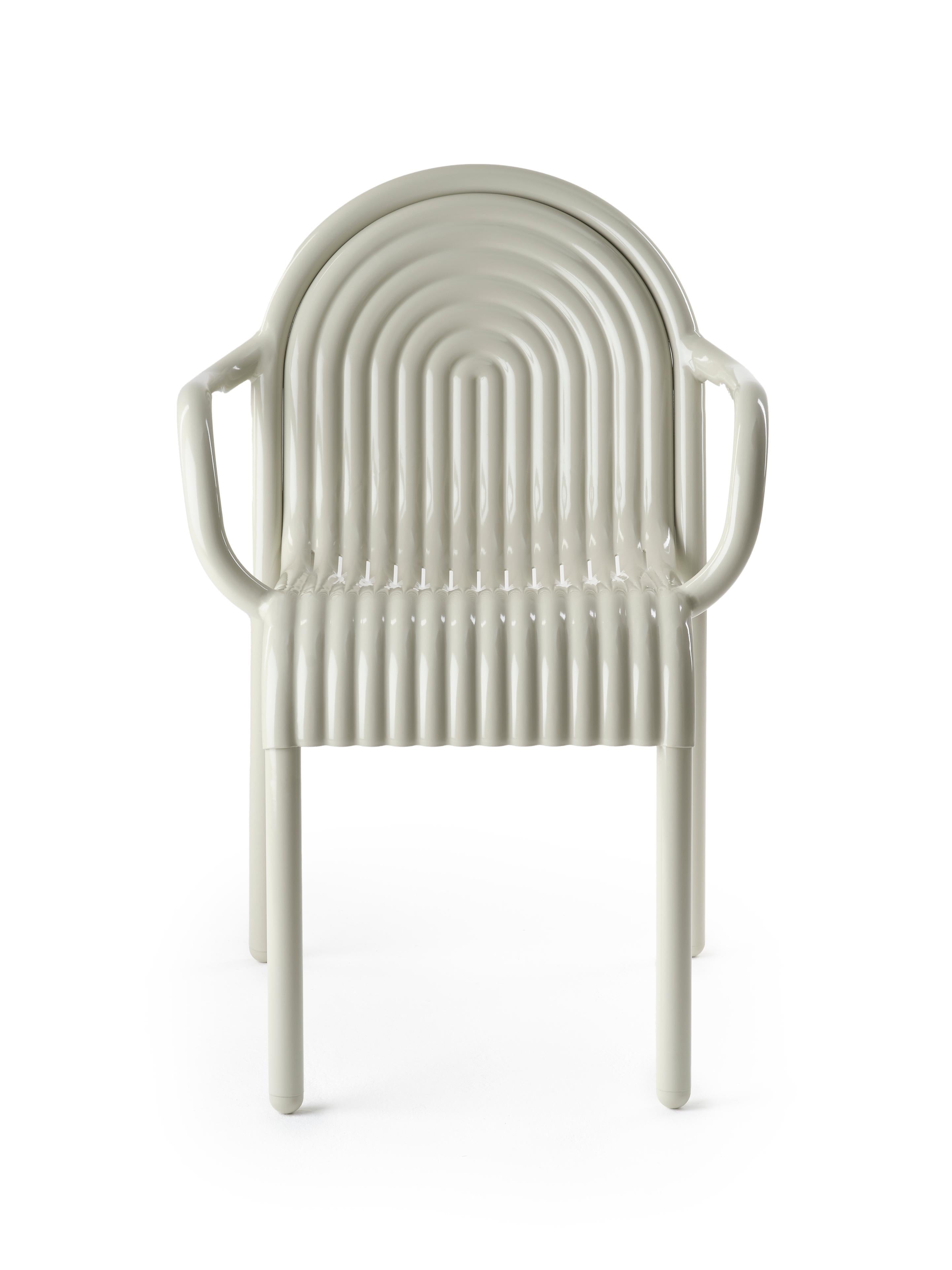 https://a.1stdibscdn.com/tom-dixon-groove-aluminum-outdoor-armchair-in-putty-for-sale-picture-3/f_14472/f_456552521751139425273/2024_10_07_TOM_DIXON_CUTOUTS_SS25_0200_copy_master.jpg