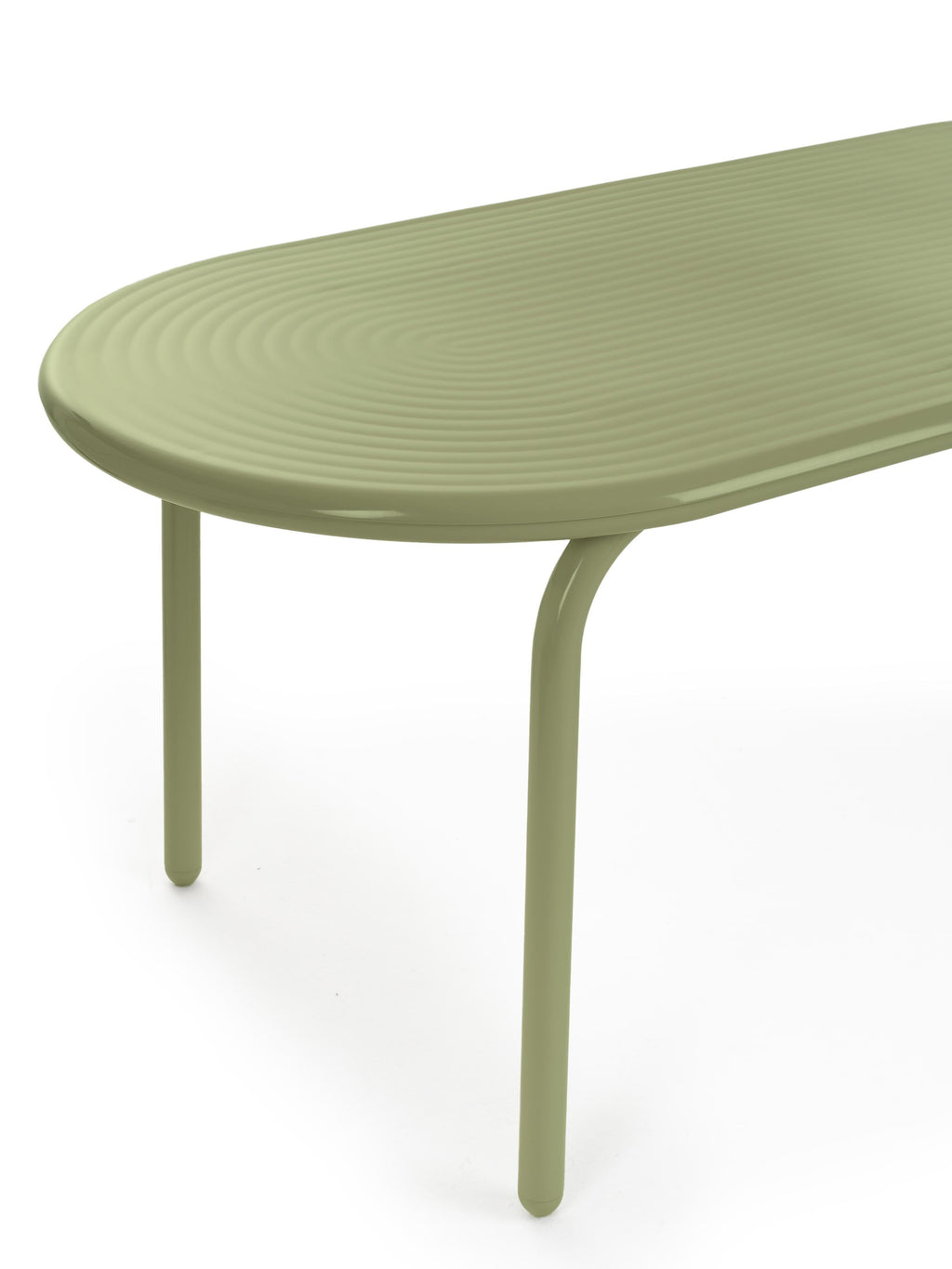 https://a.1stdibscdn.com/tom-dixon-groove-aluminum-outdoor-dining-table-in-moss-green-for-sale-picture-8/f_14472/f_438611021740864161173/2024_10_07_TOM_DIXON_CUTOUTS_SS25_0313_2__master.jpg