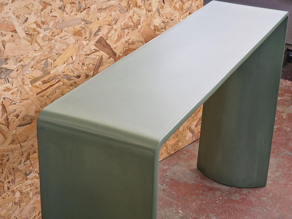 https://a.1stdibscdn.com/21st-century-tadao-alto-concrete-console-green-fir-cement-color-special-edition-for-sale-picture-7/f_38941/f_440221421741871815809/20250313_094426_master.jpg