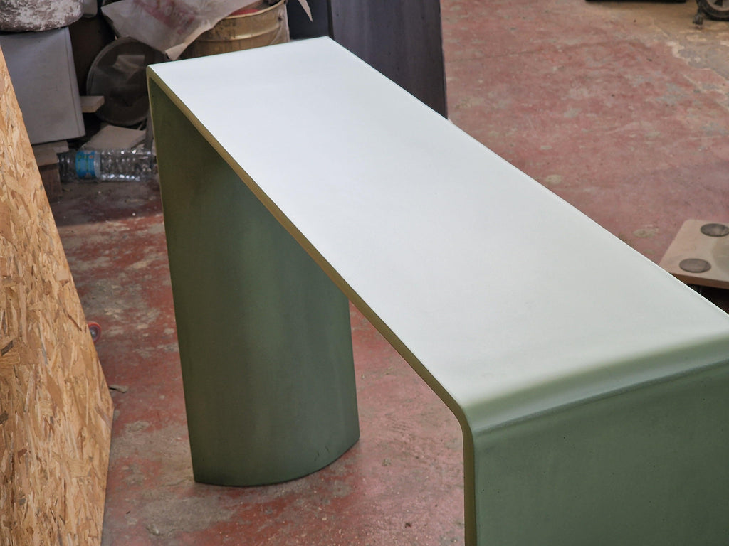 https://a.1stdibscdn.com/21st-century-tadao-alto-concrete-console-green-fir-cement-color-special-edition-for-sale-picture-6/f_38941/f_440221421741871202806/20250313_094444_master.jpg