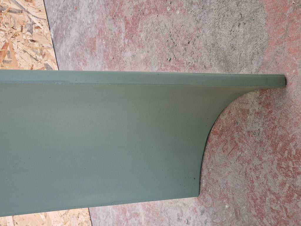 https://a.1stdibscdn.com/21st-century-tadao-alto-concrete-console-green-fir-cement-color-special-edition-for-sale-picture-9/f_38941/f_440221421741871722979/20250313_094451_master.jpg