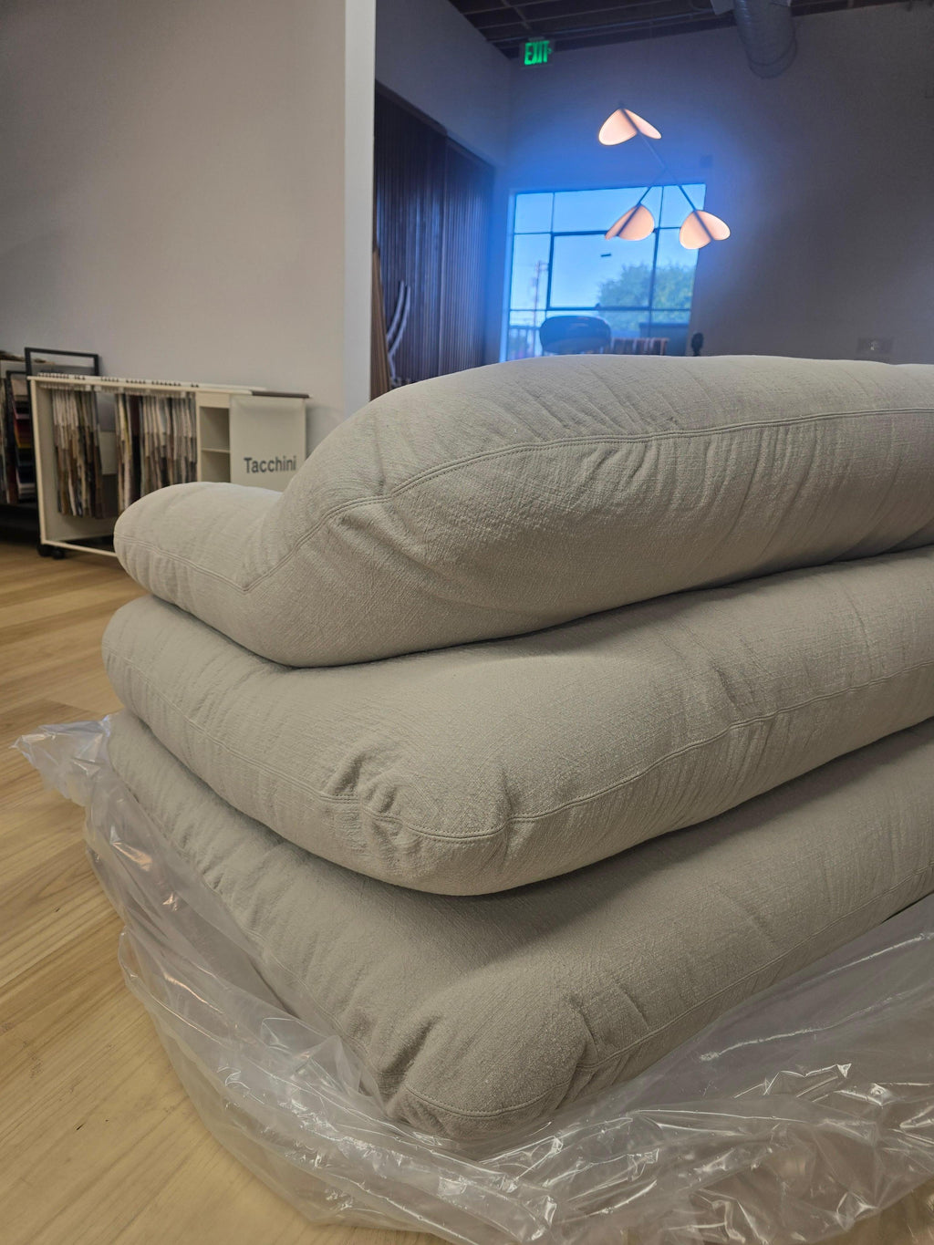 https://a.1stdibscdn.com/solar-sofa-by-faye-toogood-tacchini-italia-for-sale-picture-8/f_106142/f_47254062/20251106_1762661463326_master.jpg