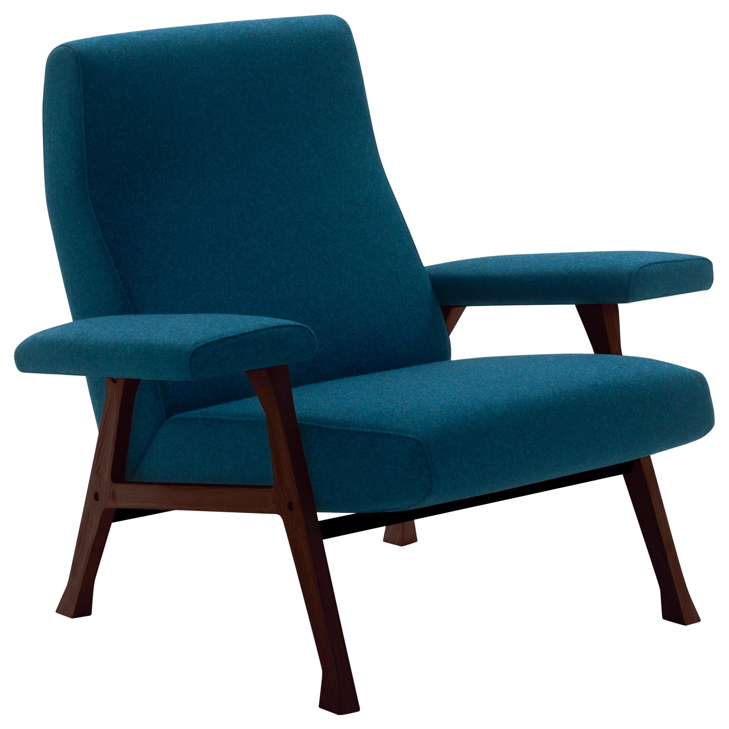 https://a.1stdibscdn.com/arflex-hall-armchair-in-blue-divina-fabric-and-wood-legs-by-roberto-menghi-for-sale/1121189/f_206767121600878033241/20676712_master.jpg