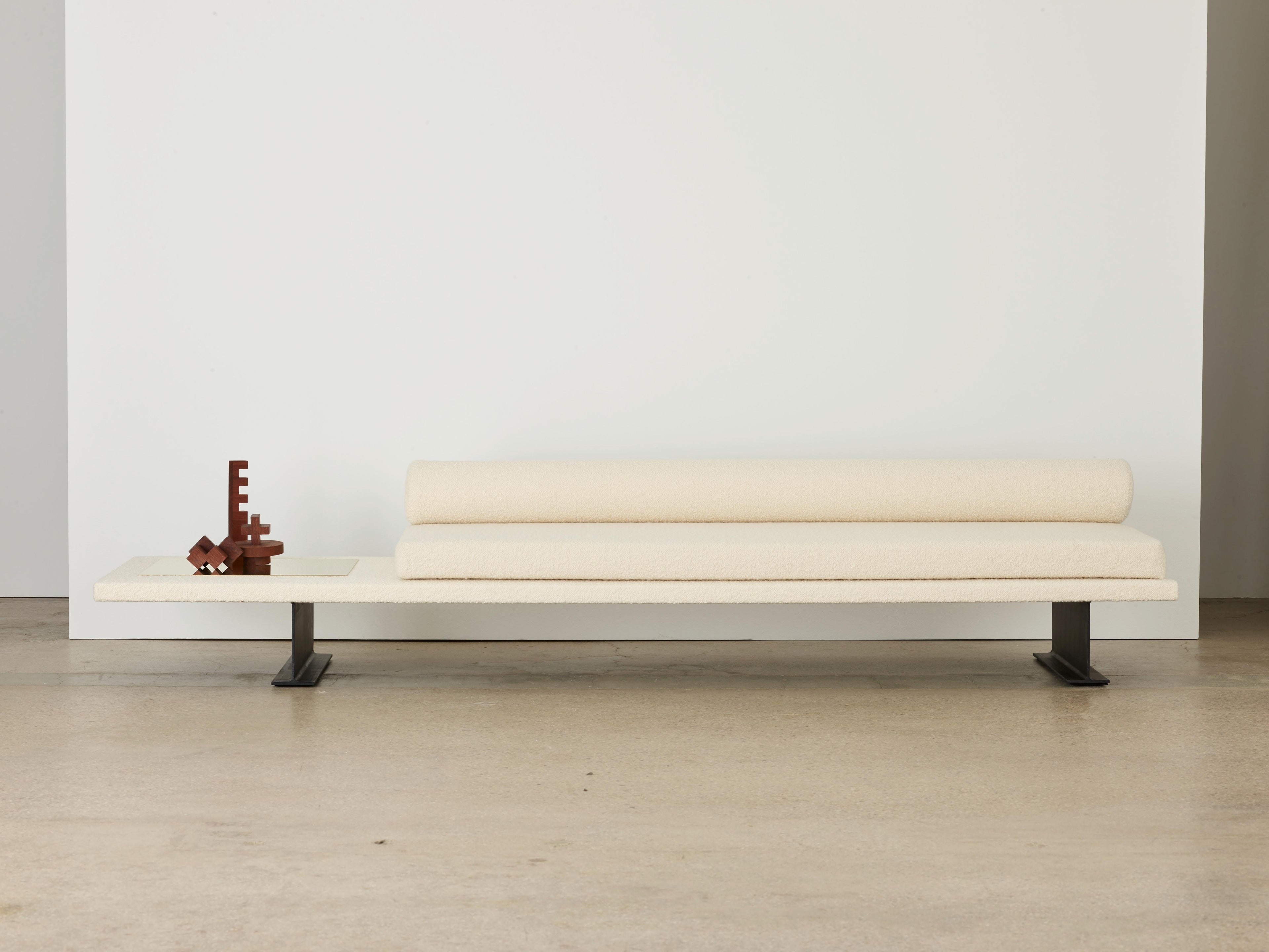 https://a.1stdibscdn.com/trave-sofa-by-umberto-bellardi-ricci-for-sale-picture-2/f_12192/f_327450821676296616297/20_08_04_UBR_0080_master.jpg