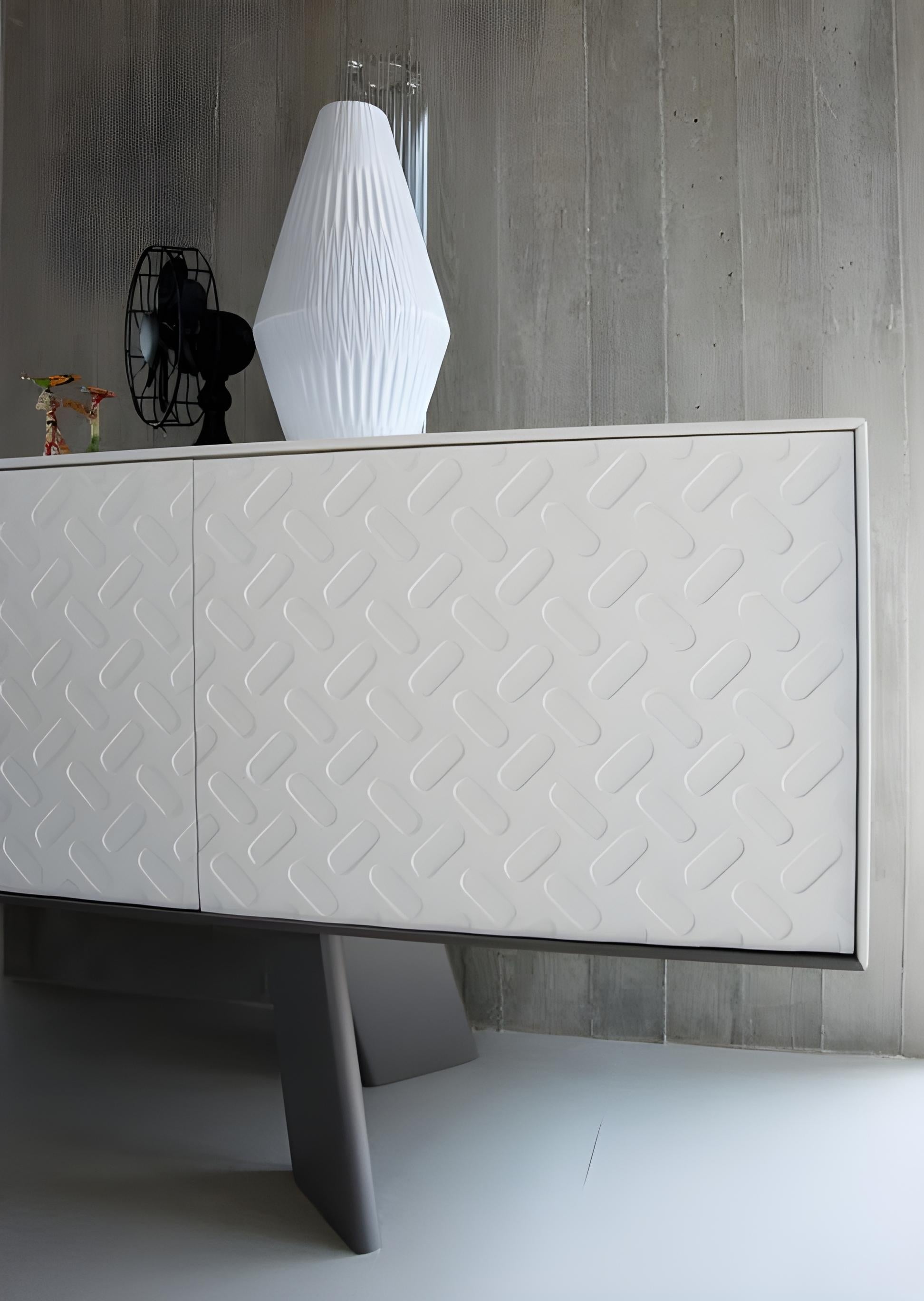 https://a.1stdibscdn.com/contemporary-pop-art-sideboard-with-motif-lacquered-in-pink-for-sale-picture-9/f_27693/f_466918921762246832891/20_master.jpg