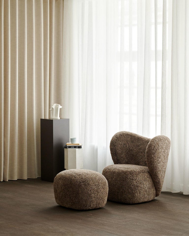 https://a.1stdibscdn.com/little-big-chair-swivel-armchair-in-sheepskin-sahara-by-norr11-for-sale-picture-2/f_31233/f_334395721679568821086/210614_NORR11_Morten_Bentzon_01_lowres_master.jpg?width=768