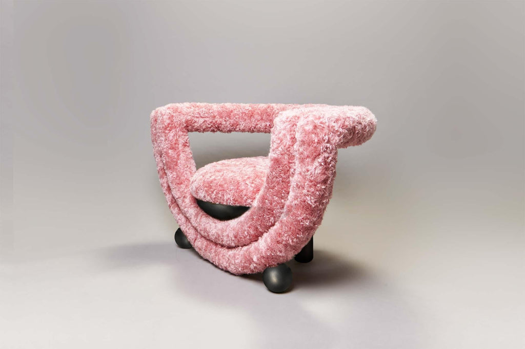 https://a.1stdibscdn.com/kissing-armchair-by-lara-bohinc-in-bronze-metal-and-furry-rose-fabric-in-stock-for-sale-picture-3/f_19173/f_254440021681991658241/210907_Bohinc_I23180__master.jpg