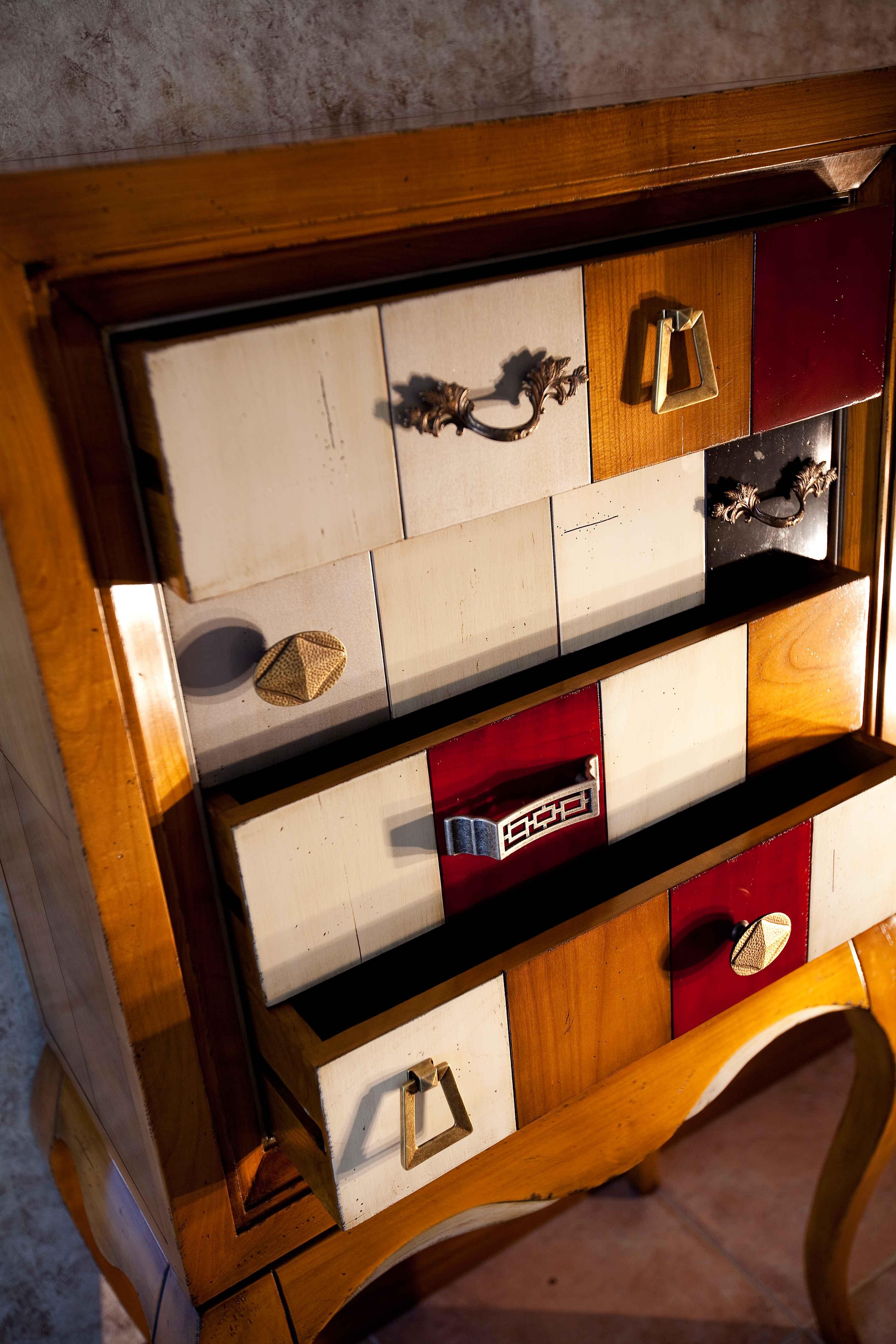 https://a.1stdibscdn.com/small-cibeles-cabinet-by-lola-glamour-for-sale-picture-4/f_12192/f_461502421754406652108/21302_detalle_master.jpg