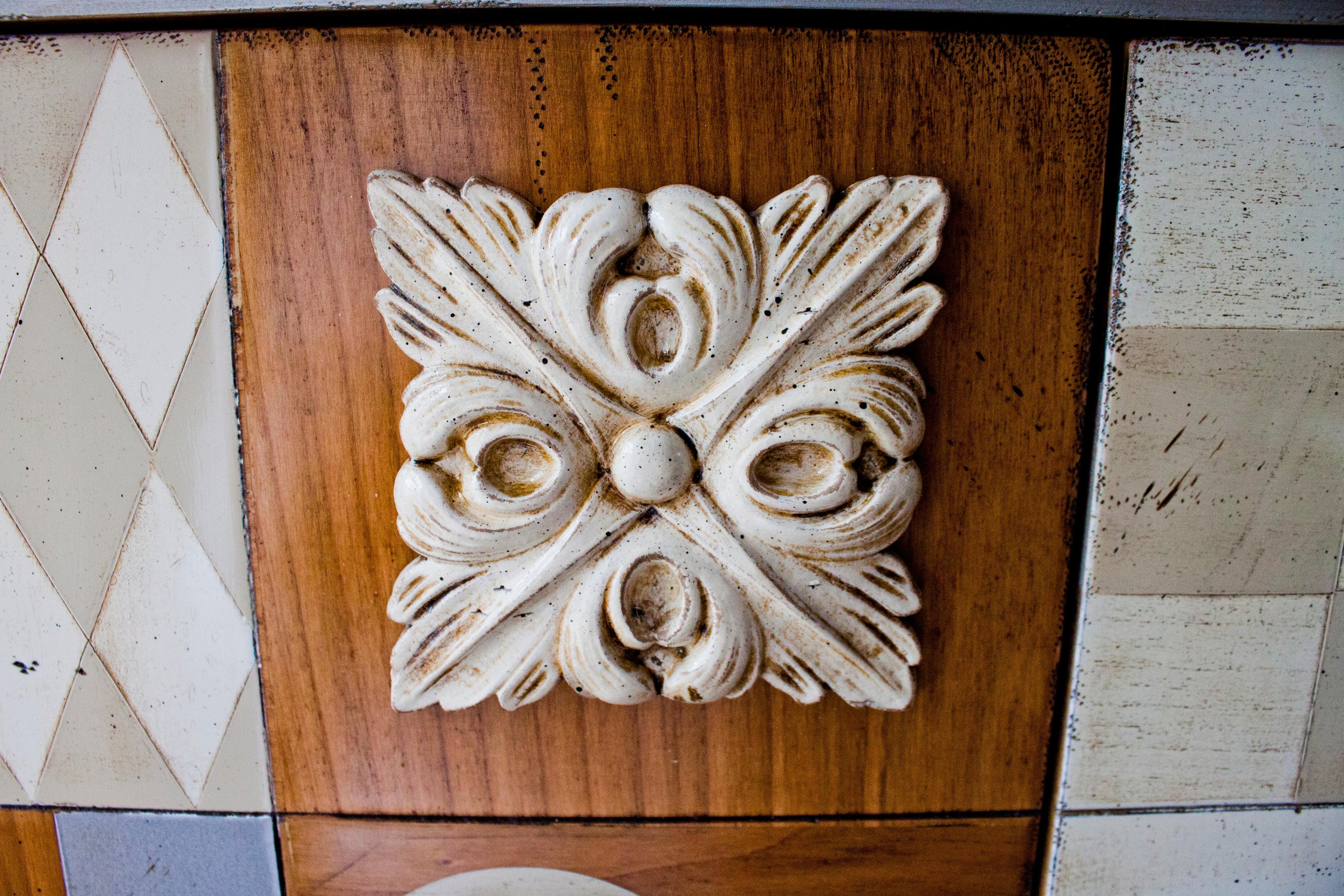 https://a.1stdibscdn.com/cibeles-cabinet-by-lola-glamour-for-sale-picture-8/f_12192/f_461503421754407081325/21303_detalle3_master.jpg