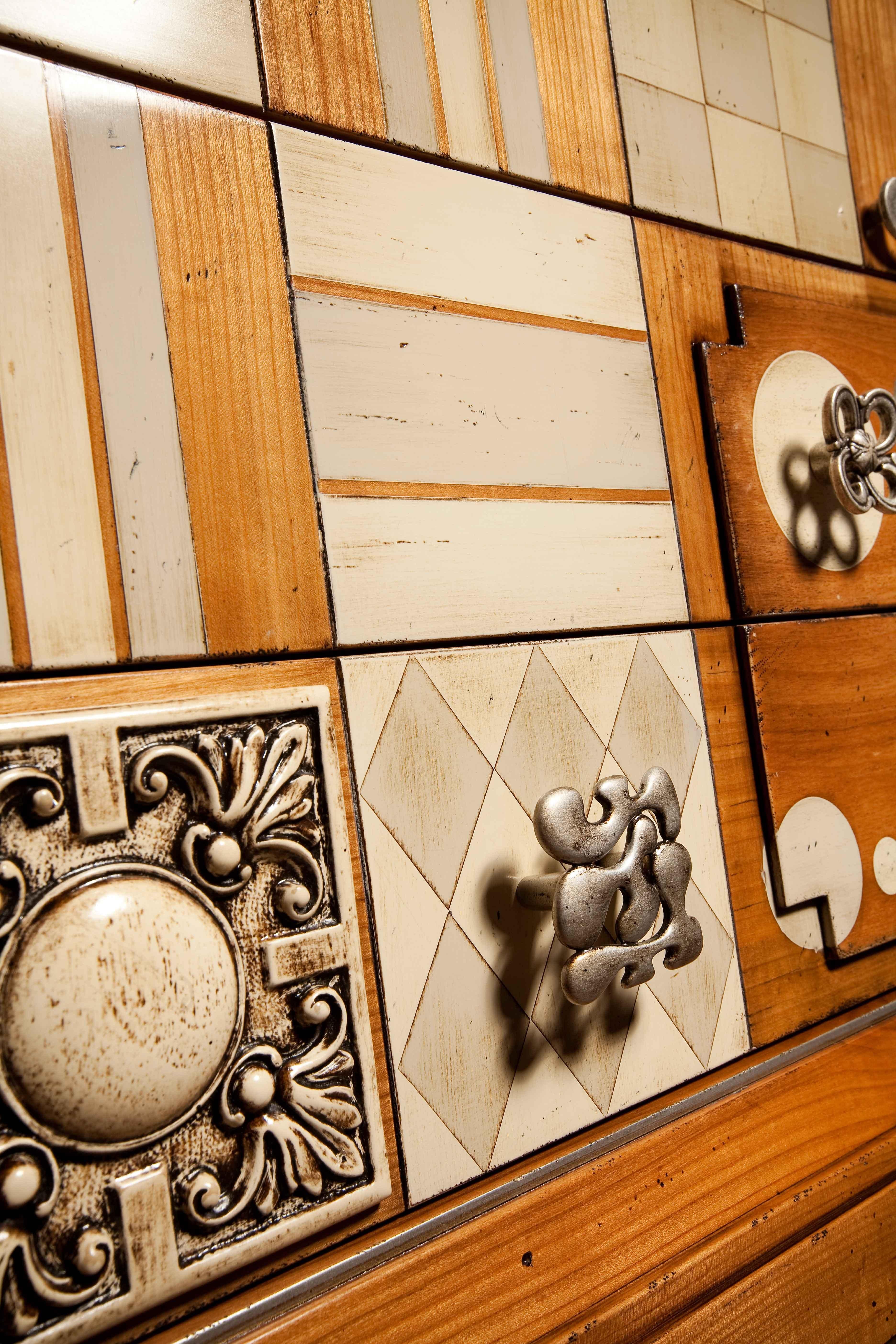https://a.1stdibscdn.com/cibeles-cabinet-by-lola-glamour-for-sale-picture-3/f_12192/f_461503421754407076713/21303_detalle_1_master.jpg