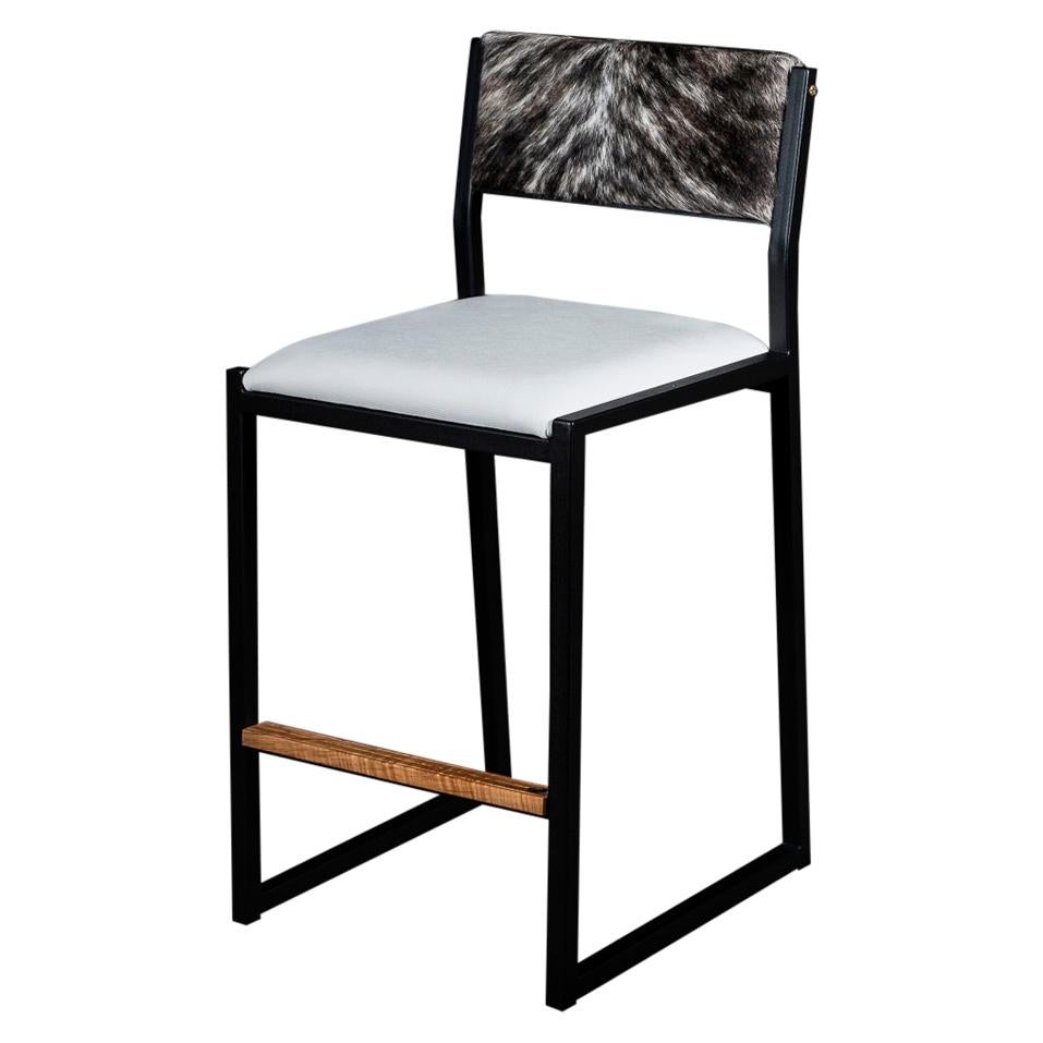 https://a.1stdibscdn.com/shaker-counter-stool-chair-by-ambrozia-maple-white-vinyl-grey-brindle-hide-for-sale/1121189/f_214428921605684426416/21442892_master.jpg