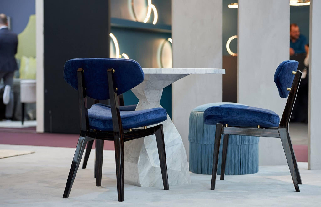 https://a.1stdibscdn.com/mid-century-modern-style-armchair-in-ebony-veneer-and-brass-accents-for-sale-picture-3/f_27693/f_488983821771568583659/21641091_1892925810722644_72774673380789468_o_master.jpg