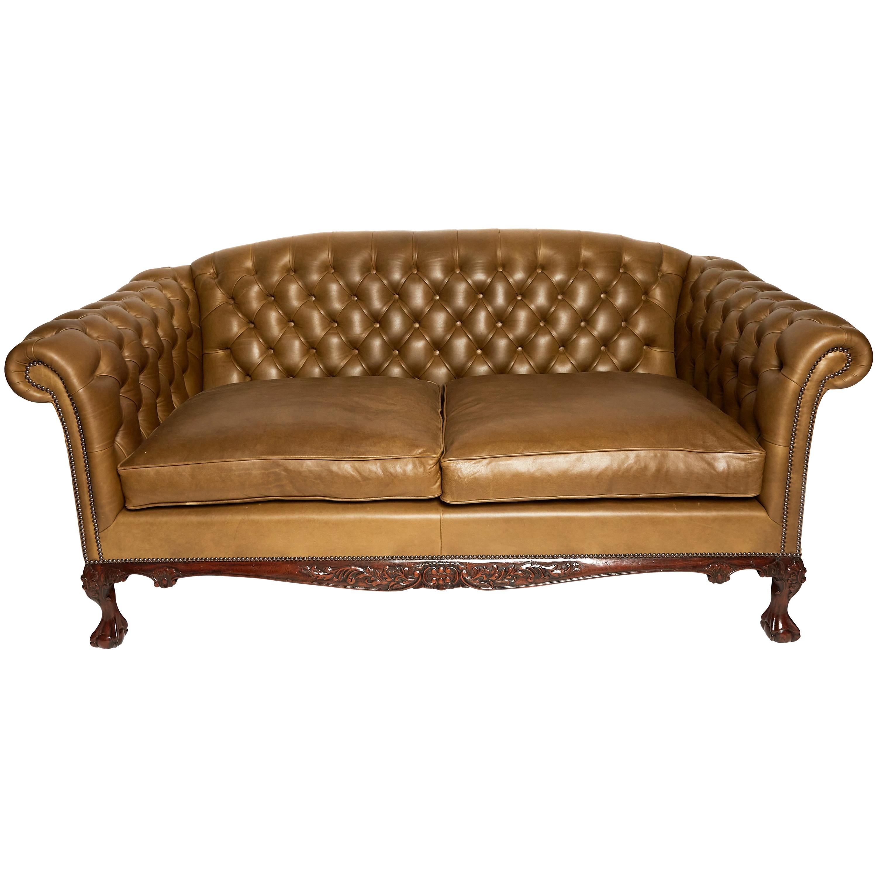 https://a.1stdibscdn.com/traditional-english-leather-shaped-back-chesterfield-sofa-for-sale/1121189/f_216788721607771043519/21678872_master.jpg