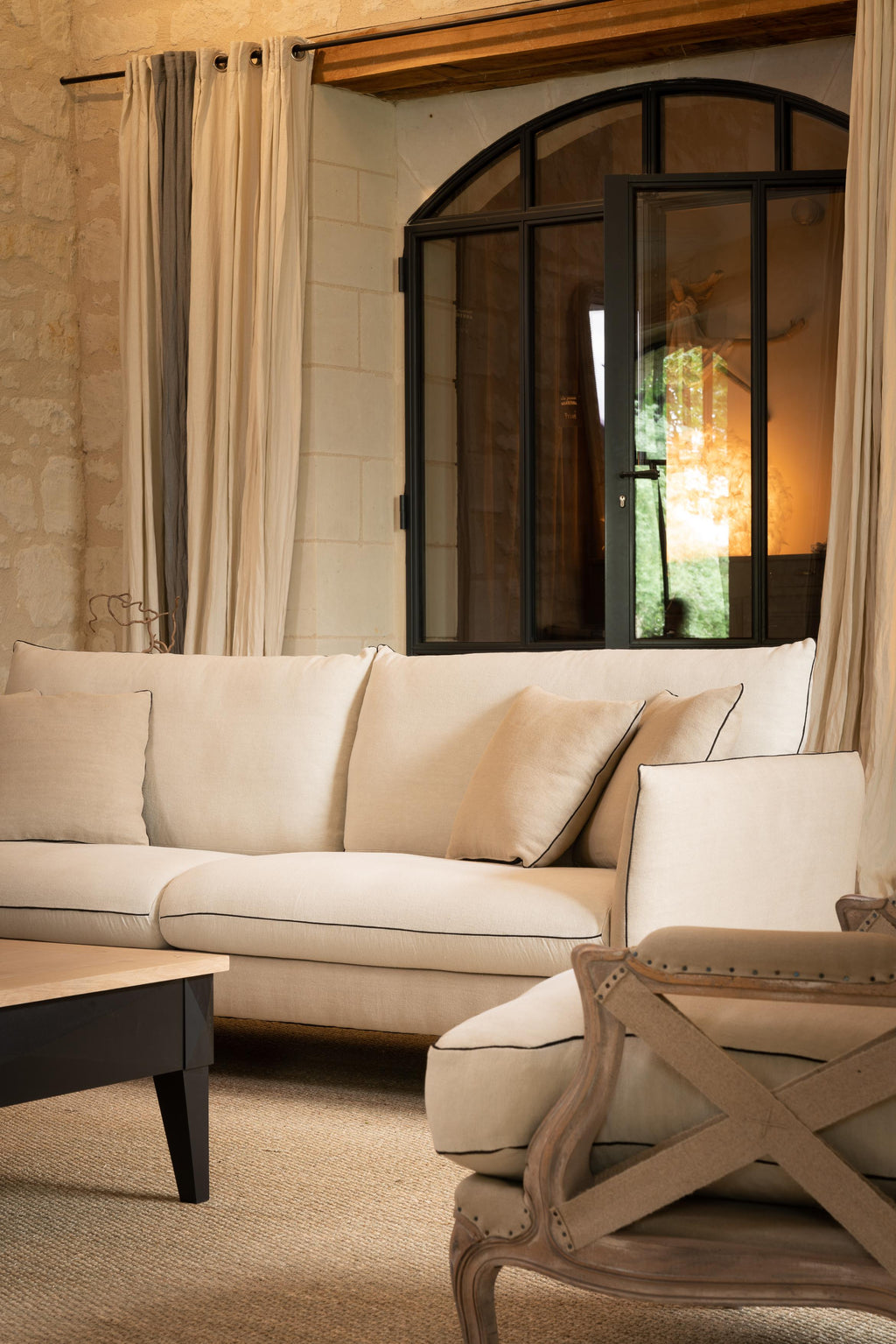https://a.1stdibscdn.com/fragance-sofa-by-ralph-m-for-sale-picture-10/f_12192/f_409965221723135961531/21_RALPH_M_FRAGANCE_3909_master.jpg
