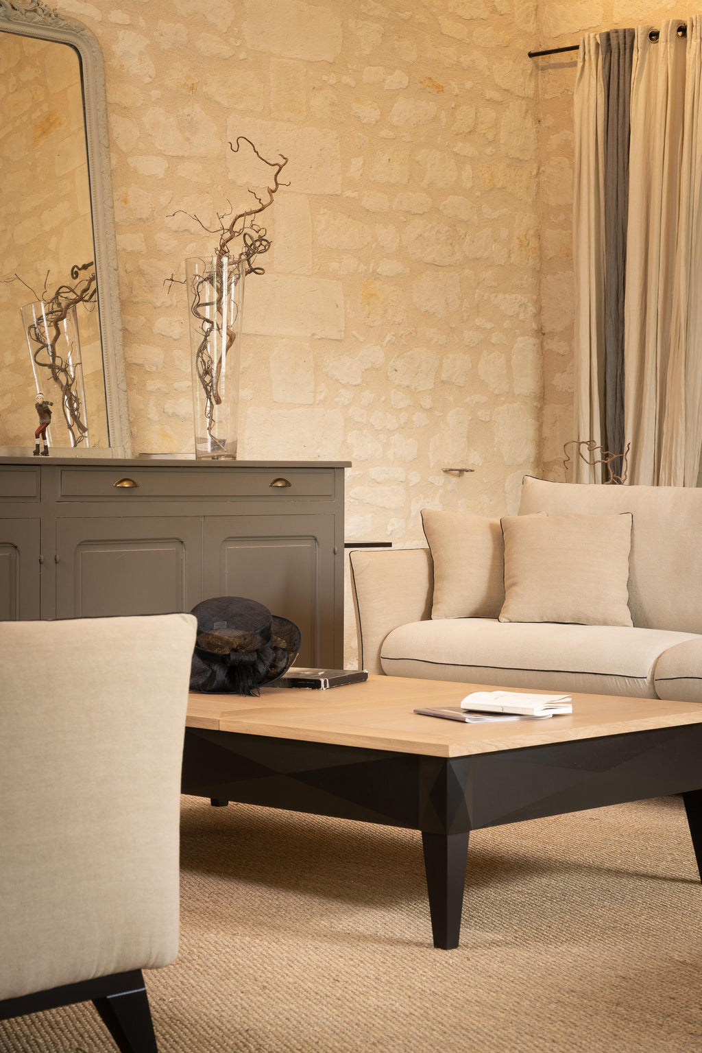 https://a.1stdibscdn.com/fragance-sofa-by-ralph-m-for-sale-picture-8/f_12192/f_409965221723135961594/21_RALPH_M_FRAGANCE_3910_master.jpg