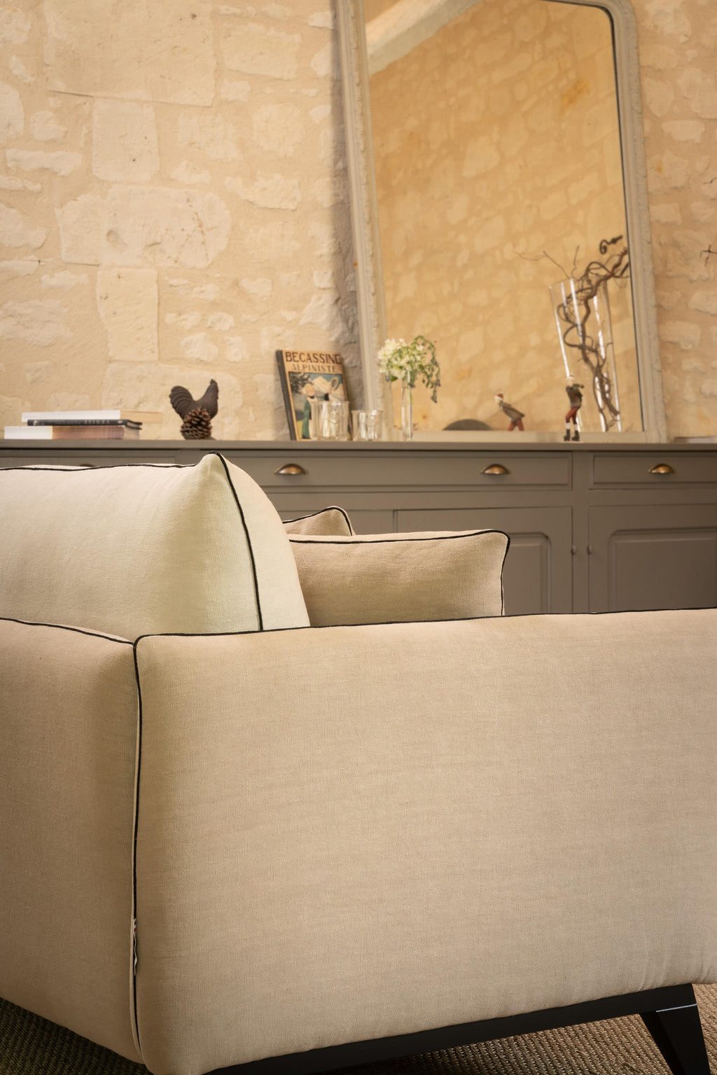 https://a.1stdibscdn.com/fragance-sofa-by-ralph-m-for-sale-picture-9/f_12192/f_409965221723135961579/21_RALPH_M_FRAGANCE_3911_master.jpg