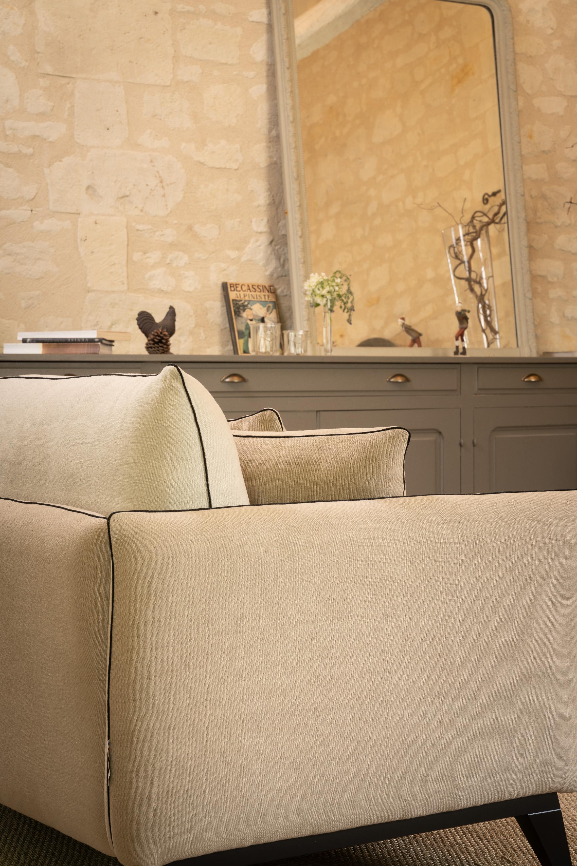 https://a.1stdibscdn.com/fragance-sofa-by-ralph-m-for-sale-picture-9/f_12192/f_409965221723135961579/21_RALPH_M_FRAGANCE_3911_master.jpg