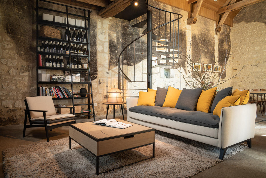 https://a.1stdibscdn.com/jaipur-sofa-by-ralph-m-for-sale-picture-14/f_12192/f_409981821723140719679/21_RALPH_M_JAIPUR_2627_master.jpg