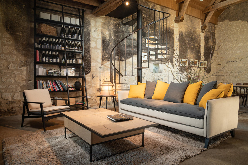 https://a.1stdibscdn.com/jaipur-sofa-by-ralph-m-for-sale-picture-13/f_12192/f_409981821723140718899/21_RALPH_M_JAIPUR_2632_master.jpg