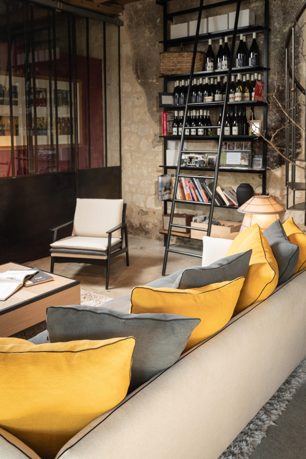 https://a.1stdibscdn.com/jaipur-sofa-by-ralph-m-for-sale-picture-12/f_12192/f_409981821723140717991/21_RALPH_M_JAIPUR_2654_master.jpg