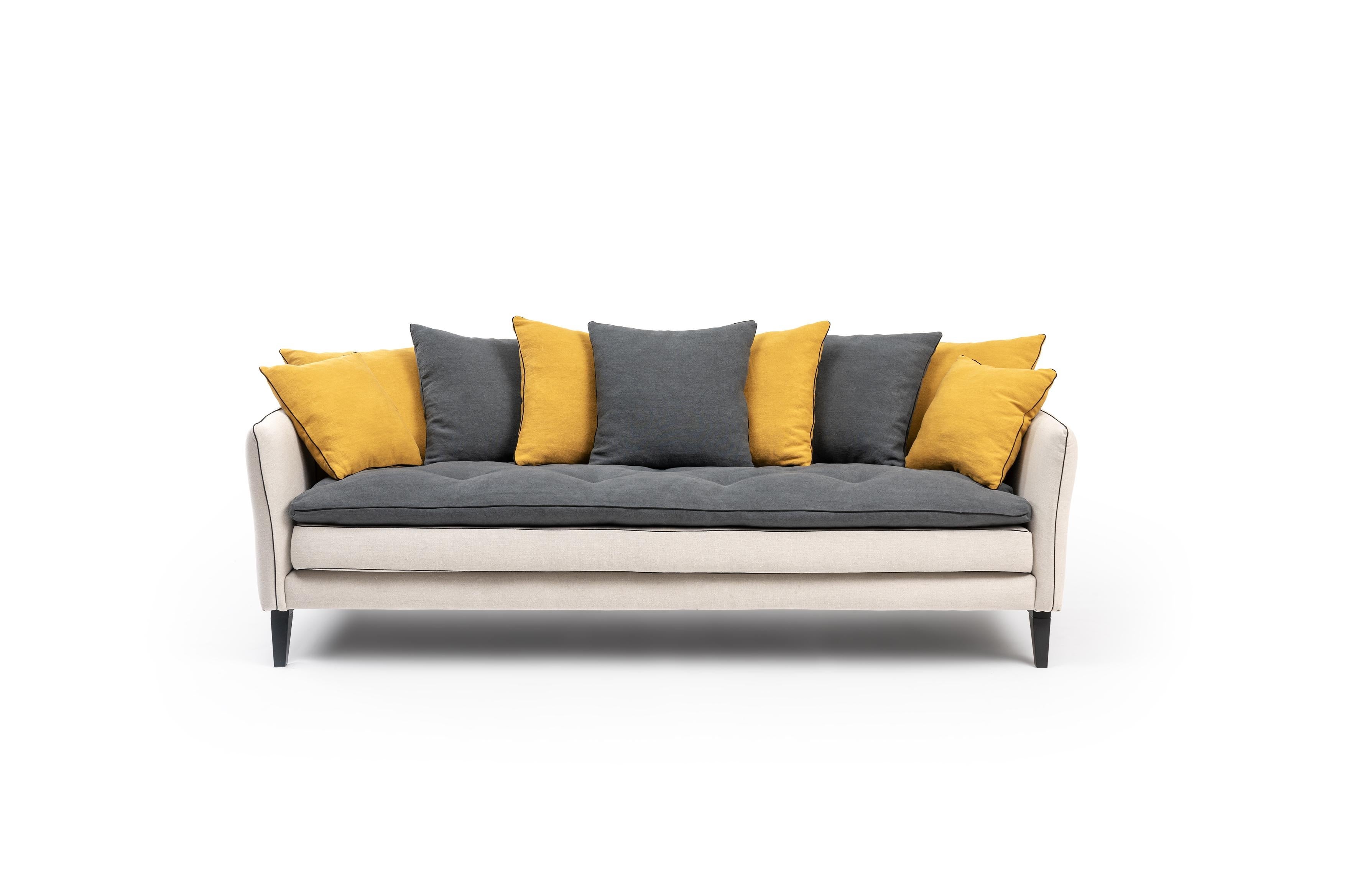 https://a.1stdibscdn.com/jaipur-sofa-by-ralph-m-for-sale-picture-4/f_12192/f_409981821723140711732/21_RALPH_M_JAIPUR_5423_master.jpg