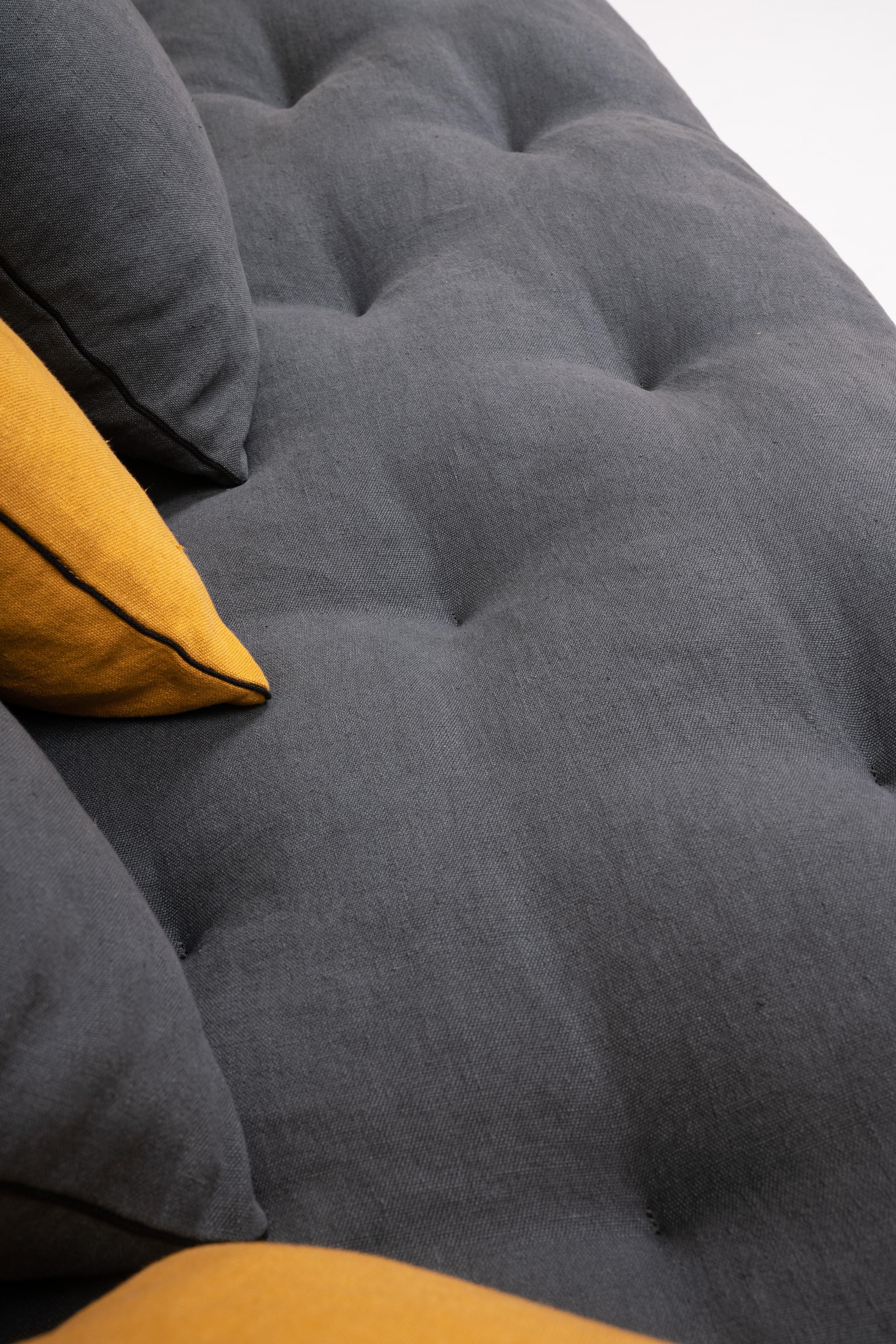 https://a.1stdibscdn.com/jaipur-sofa-by-ralph-m-for-sale-picture-7/f_12192/f_409981821723140714260/21_RALPH_M_JAIPUR_5431_master.jpg
