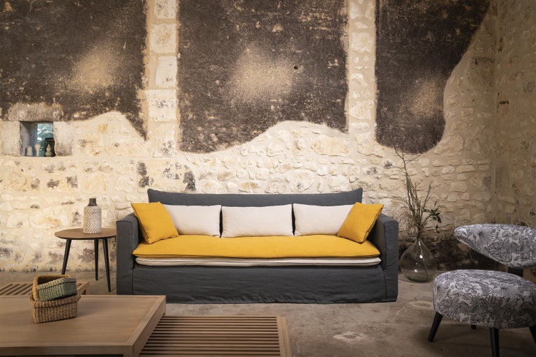 https://a.1stdibscdn.com/massai-sofa-by-ralph-m-for-sale-picture-11/f_12192/f_410001621723149498014/21_RALPH_M_MASSAI_2715_master.jpg?width=768