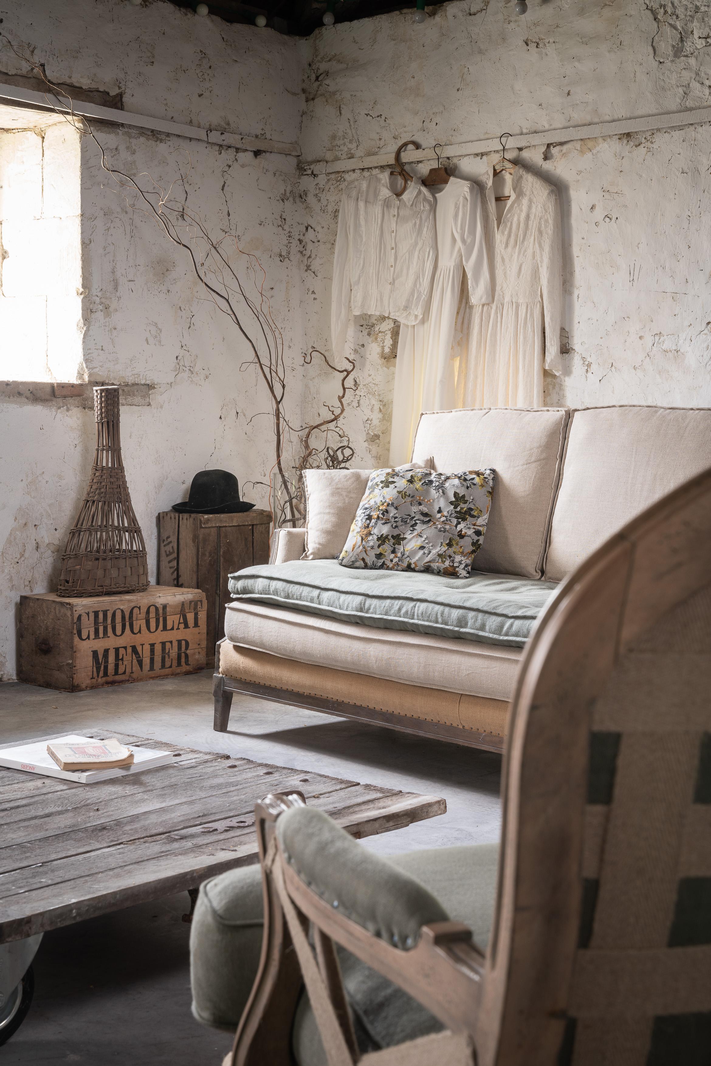 https://a.1stdibscdn.com/batignolles-sofa-by-ralph-m-for-sale-picture-3/f_12192/f_409631221722962842605/21_RALPH_M_TOME21_Batignolles_4219_master.jpg