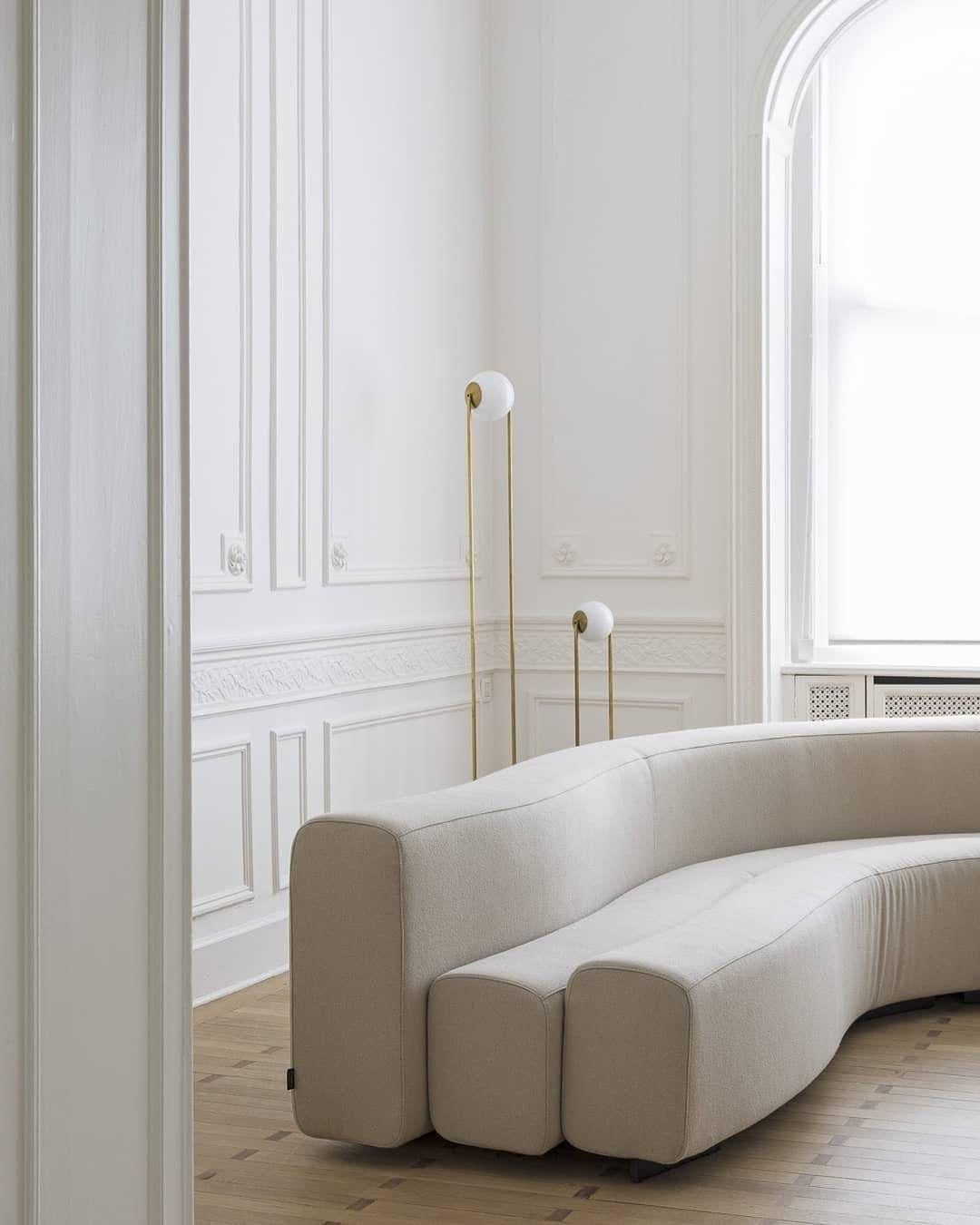 https://a.1stdibscdn.com/osaka-330cm-shell-white-flexible-curve-sofa-by-la-cividina-for-sale-picture-2/f_10794/f_291200521655287833002/21_master.jpeg