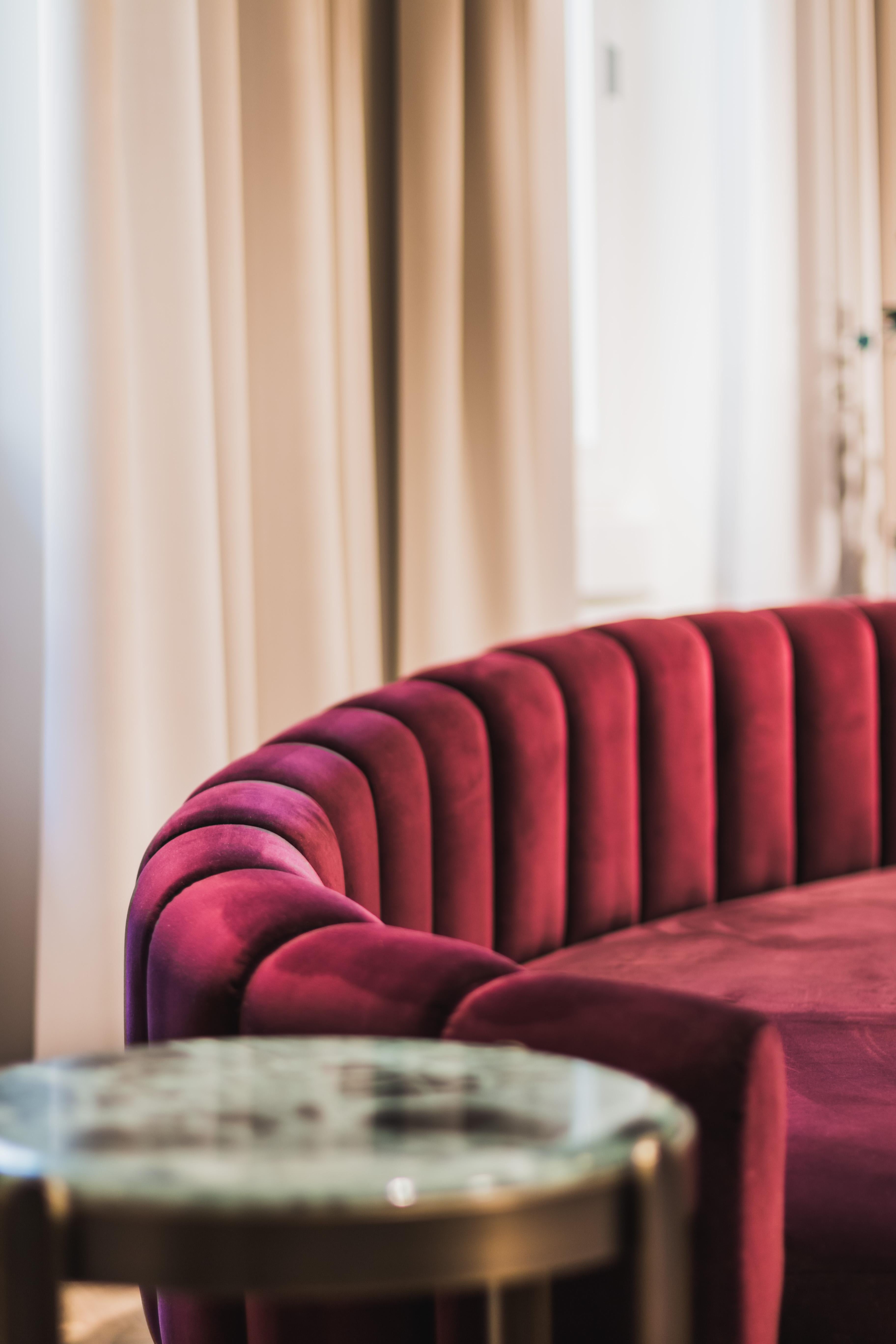 https://a.1stdibscdn.com/21st-century-art-deco-elie-saab-maison-bordeaux-velvet-monolith-sofa-italy-for-sale-picture-7/f_56582/f_234770921619039474413/21st_Century_Art_D_co_Elie_Saab_Maison_Bordeaux_Velvet_Monolith_Sofa_Italy_6_master.jpg