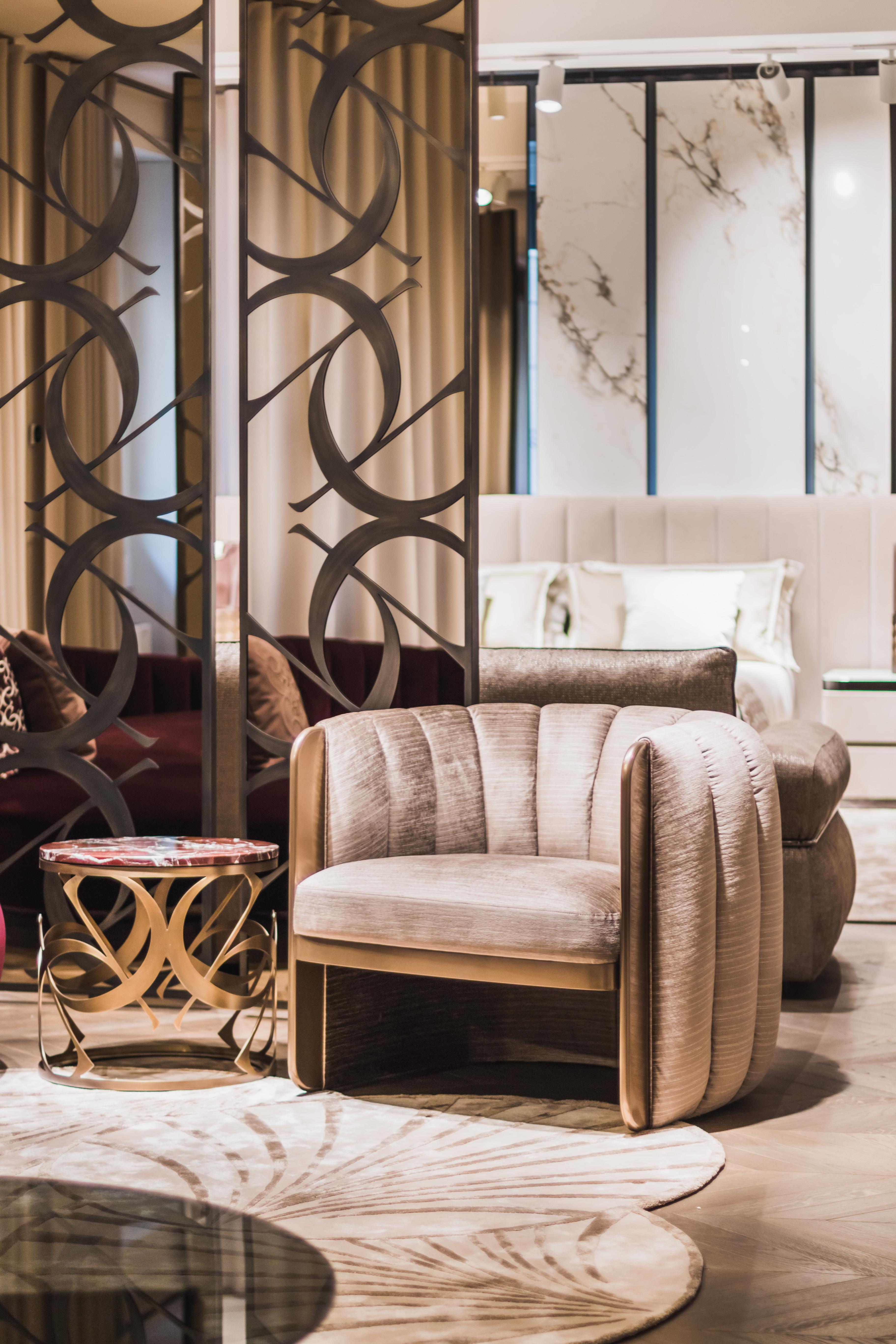 https://a.1stdibscdn.com/21st-century-art-deco-elie-saab-maison-liquid-metal-fabric-kate-armchair-italy-for-sale-picture-7/f_56582/f_234767121619101150771/21st_Century_Art_D_co_Elie_Saab_Maison_Liquid_Metal_Fabric_Kate_Armchair_Italy_7_master.jpg
