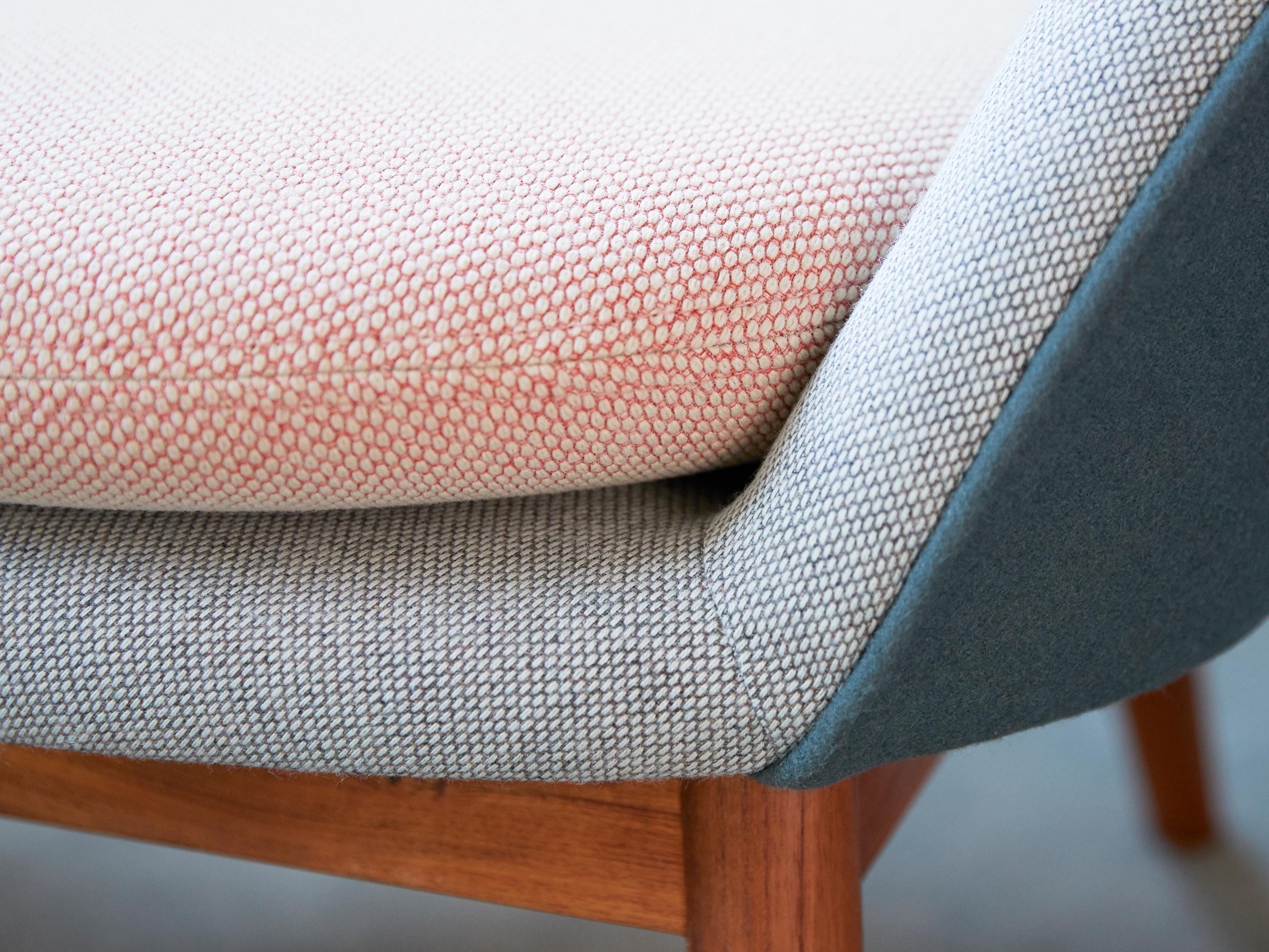 https://a.1stdibscdn.com/fried-egg-three-tone-chair-by-hans-olsen-from-warm-nordic-for-sale-picture-13/12330573/f_195013121592290603655/2201062_warmnordic_furniture_friedegg_loungechair_teak_lightgreen_petrol_palepeach_closeup_03_master.jpg