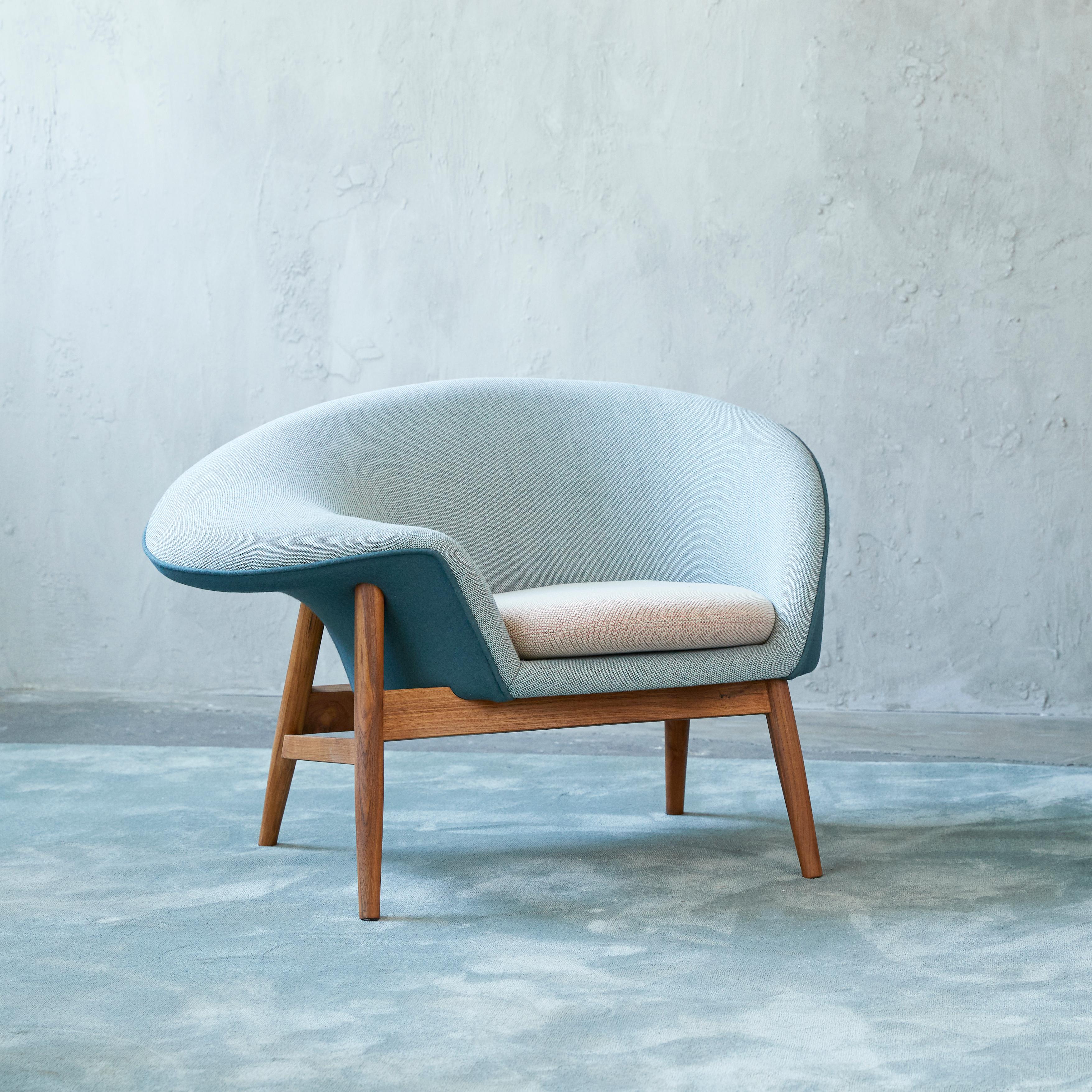 https://a.1stdibscdn.com/fried-egg-three-tone-chair-by-hans-olsen-from-warm-nordic-for-sale-picture-11/12330573/f_195013121592290614781/2201062_warmnordic_furniture_friedegg_loungechair_teak_lightgreen_petrol_palepeach_vgrey_master.jpg