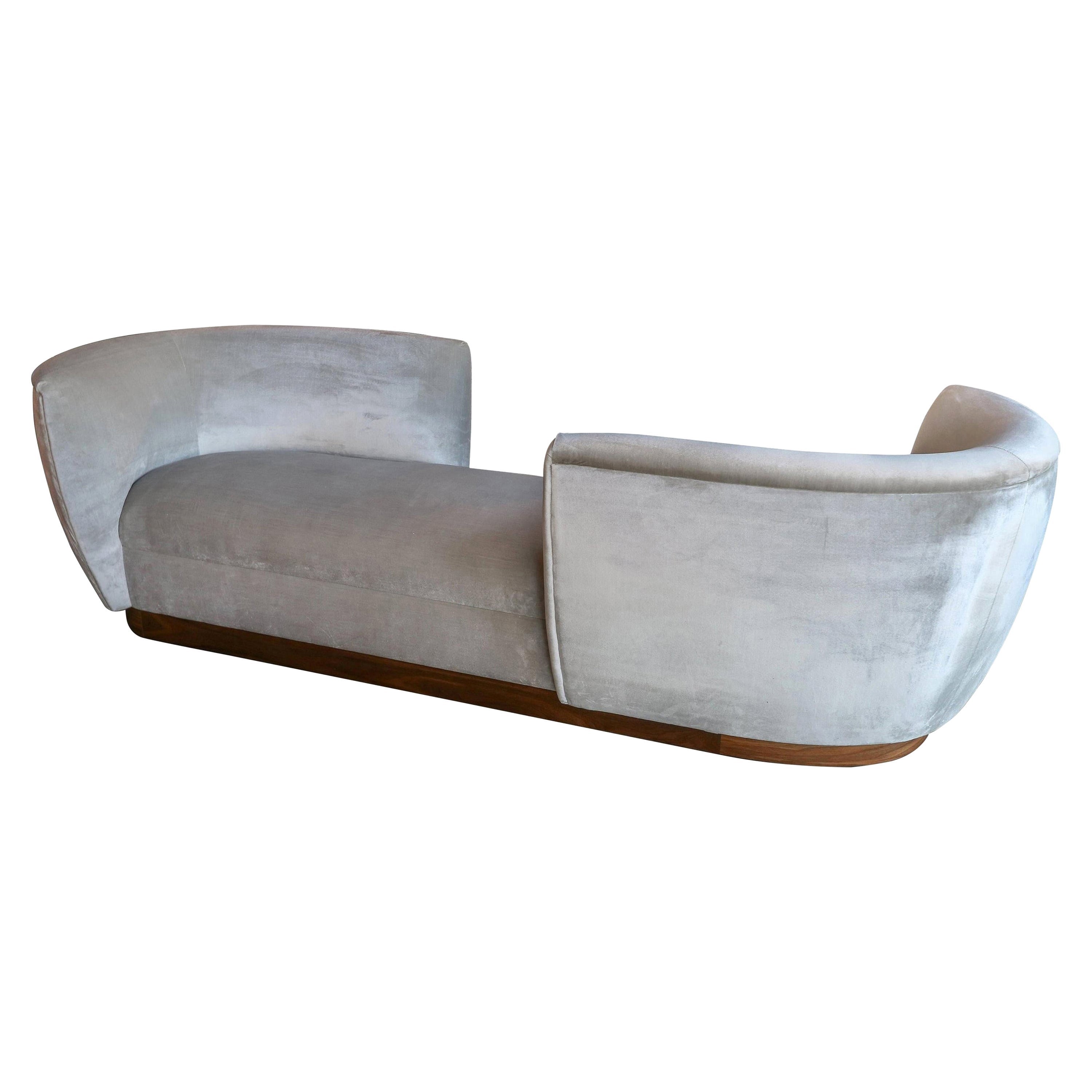 https://a.1stdibscdn.com/custom-tete-a-tete-sofa-bench-in-grey-velvet-with-walnut-base-by-adesso-imports-for-sale/1121189/f_220375221747826325394/22037522_datamatics.jpg