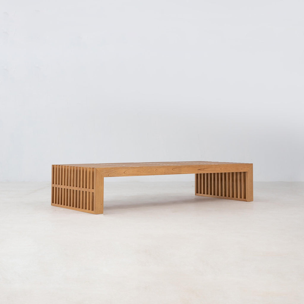https://a.1stdibscdn.com/zither-lattice-coffee-table-for-sale/f_91012/f_381193921766427183524/220_111131_F61_02_master.jpg