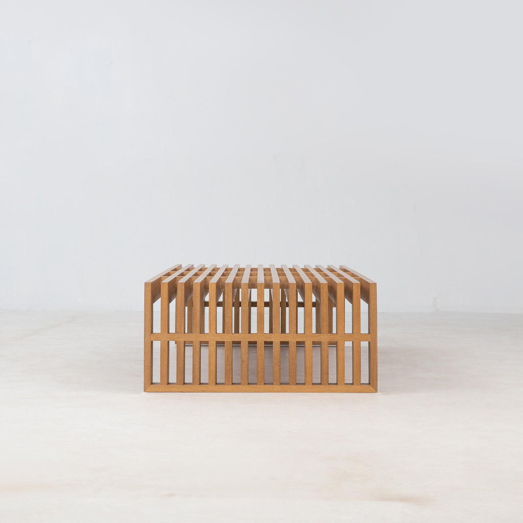 https://a.1stdibscdn.com/zither-lattice-coffee-table-for-sale-picture-3/f_91012/f_381193921766427187640/220_111131_F61_03_master.jpg